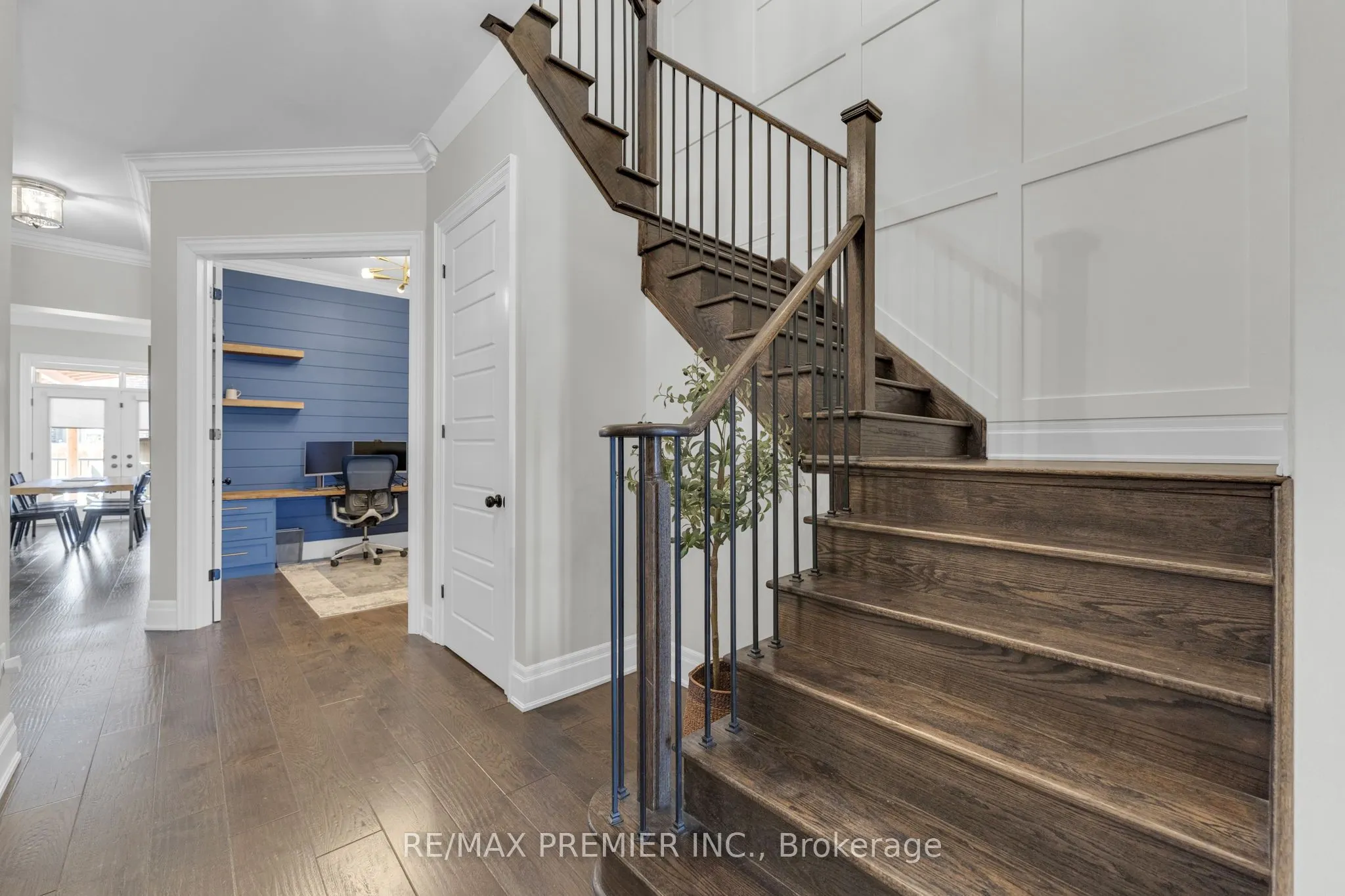 14 King Boulevard