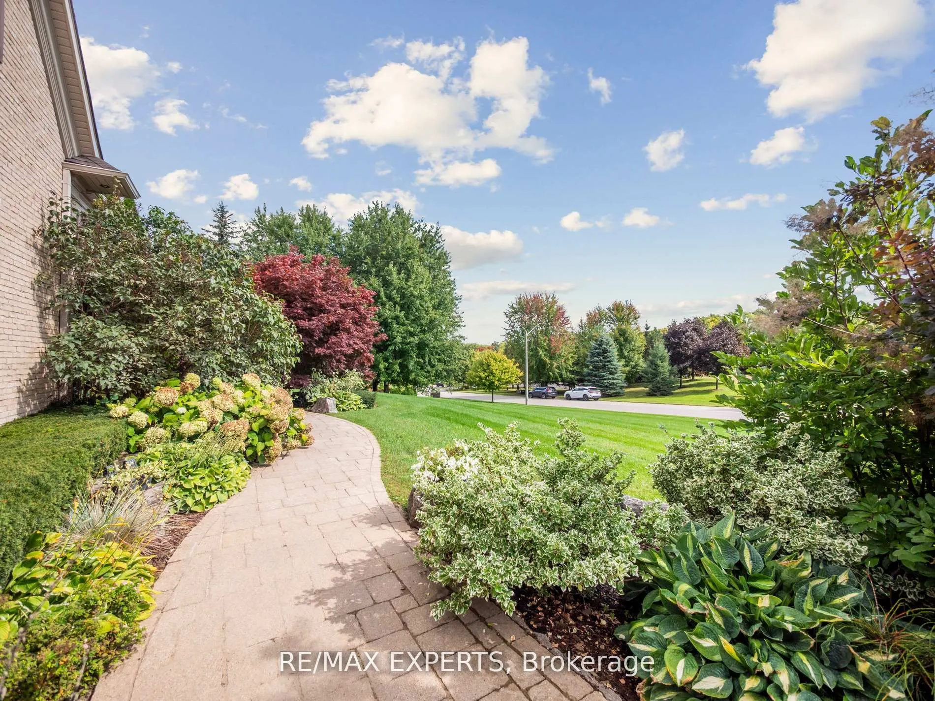 105 Eden Vale Drive S