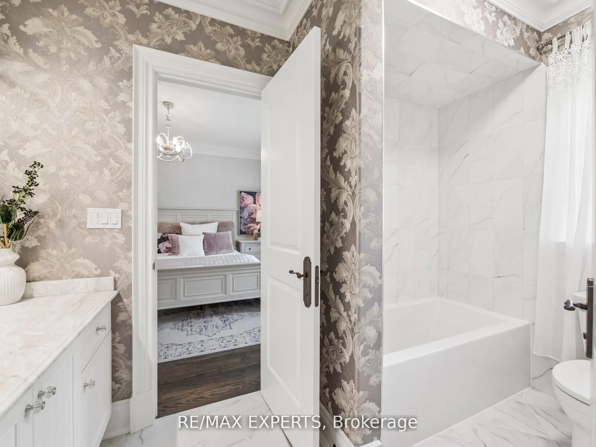 105 Eden Vale Drive S