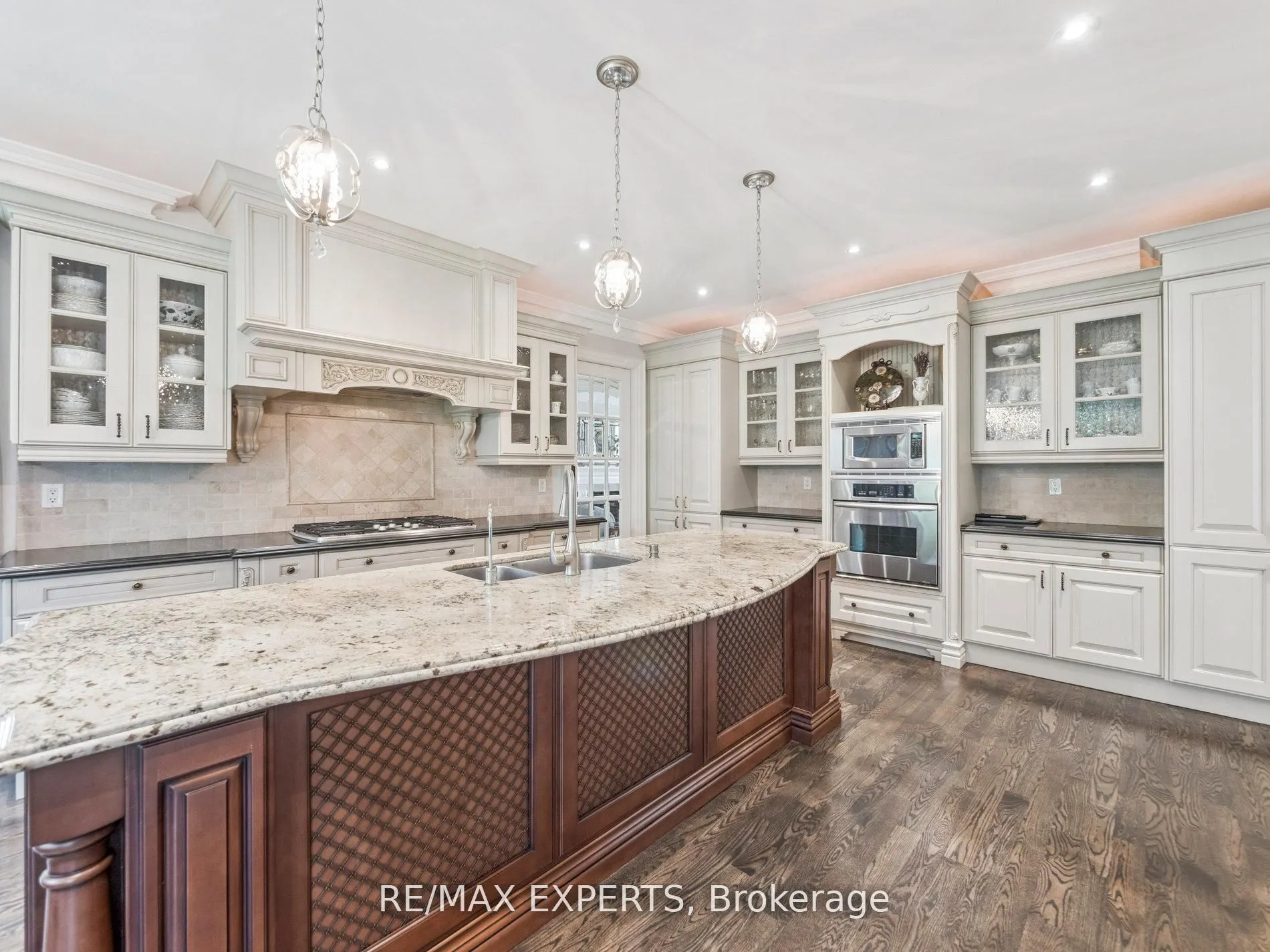 105 Eden Vale Drive S