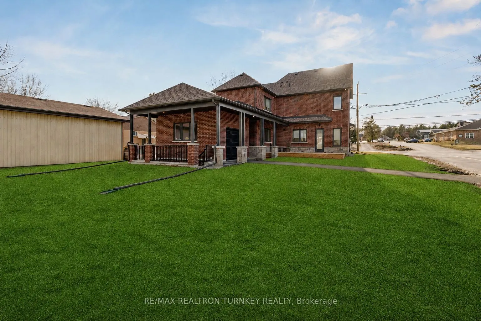 271 Main Street N