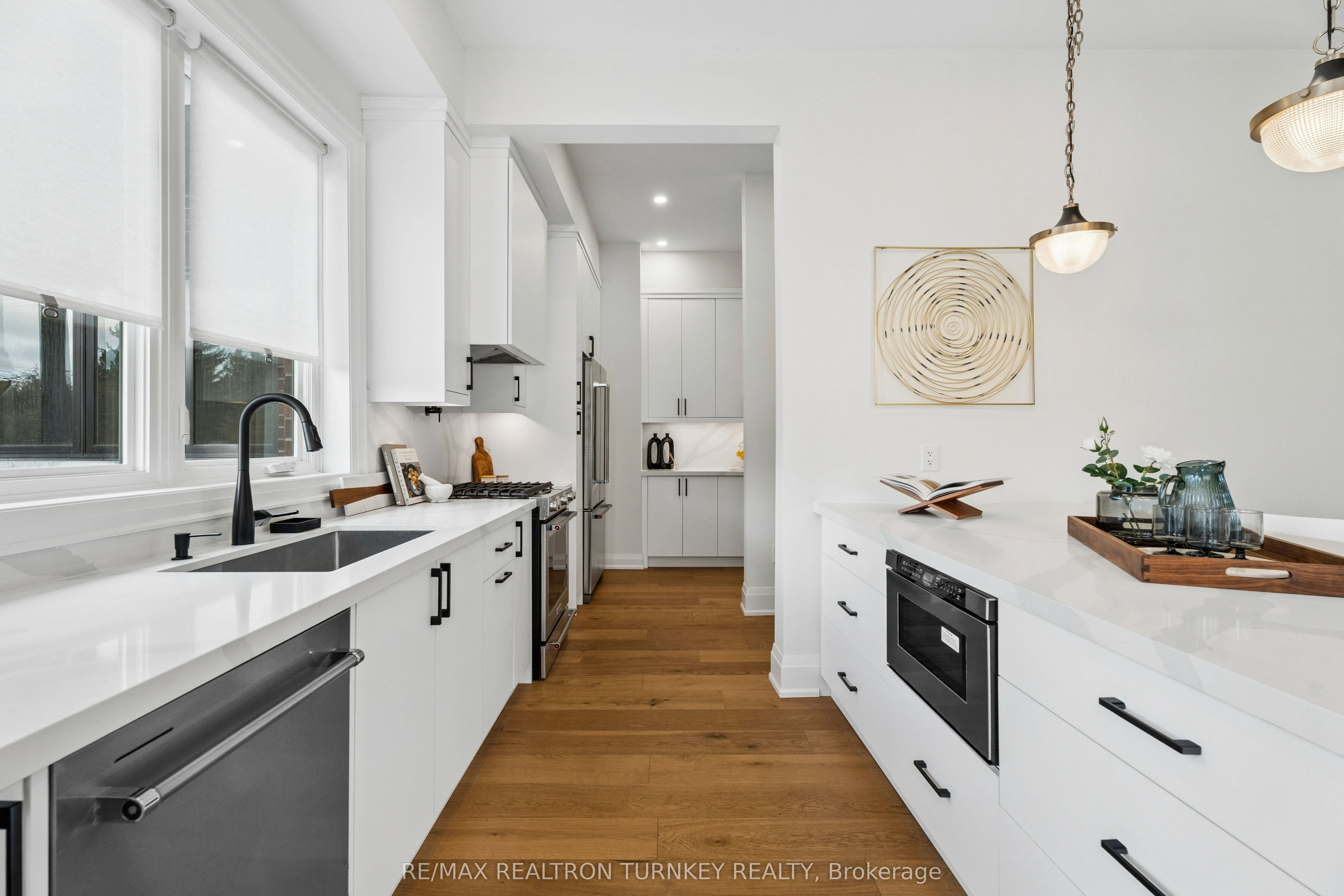 271 Main Street N