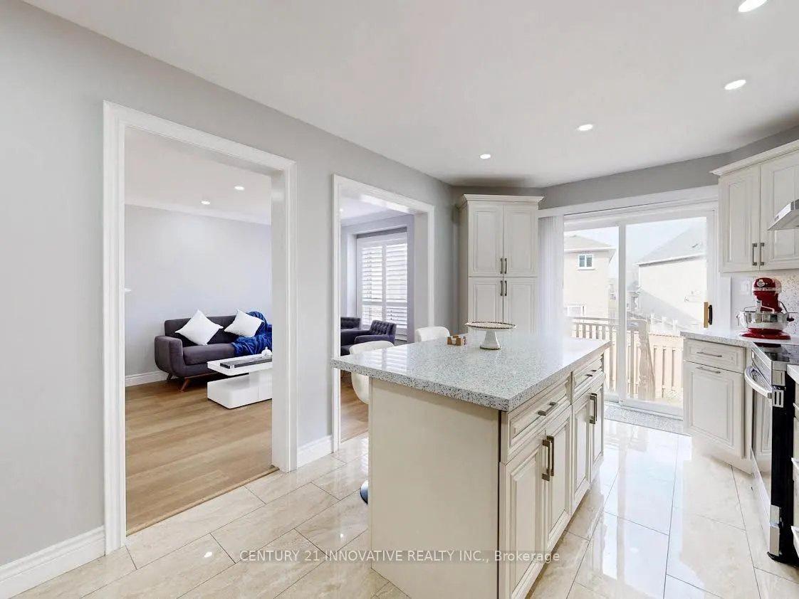 336 St Joan of Arc Avenue