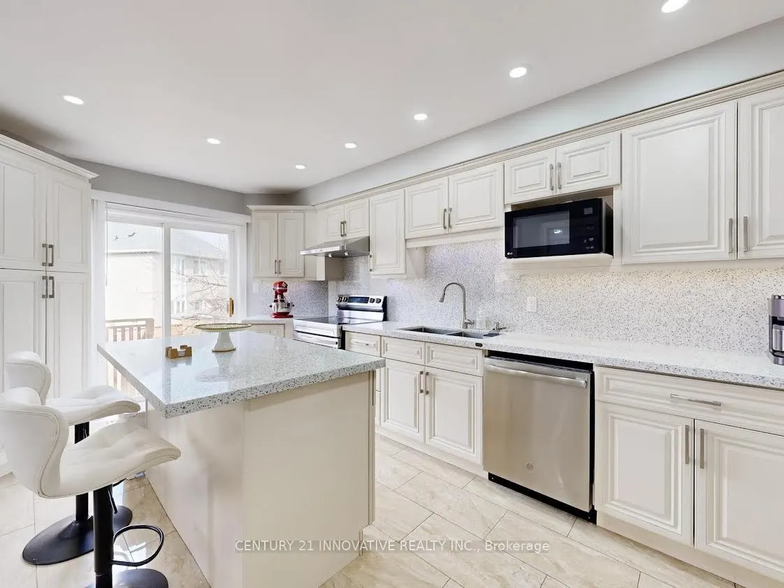 336 St Joan of Arc Avenue