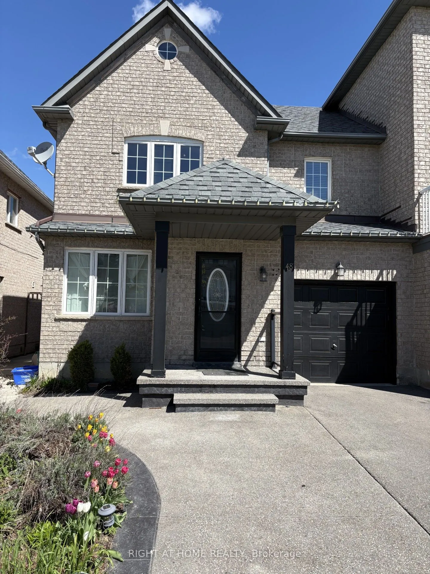 48 Grand Valley Boulevard
