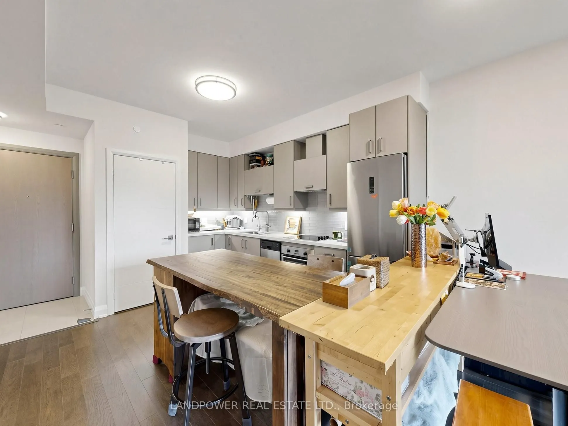 18 Uptown Drive #120