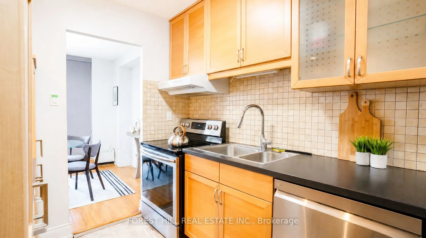 180 DUDLEY Avenue #302