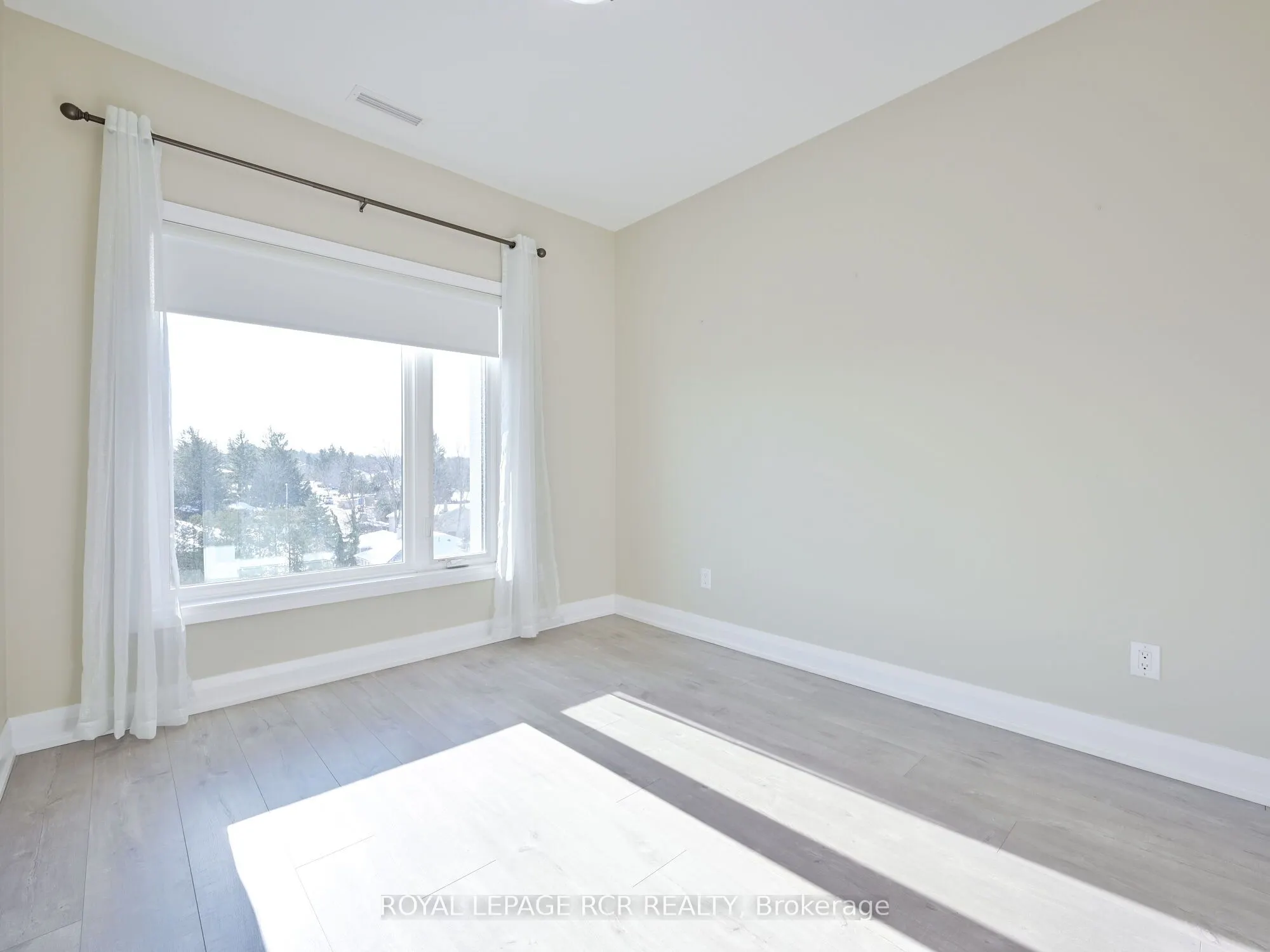 64 Queen Street S #502