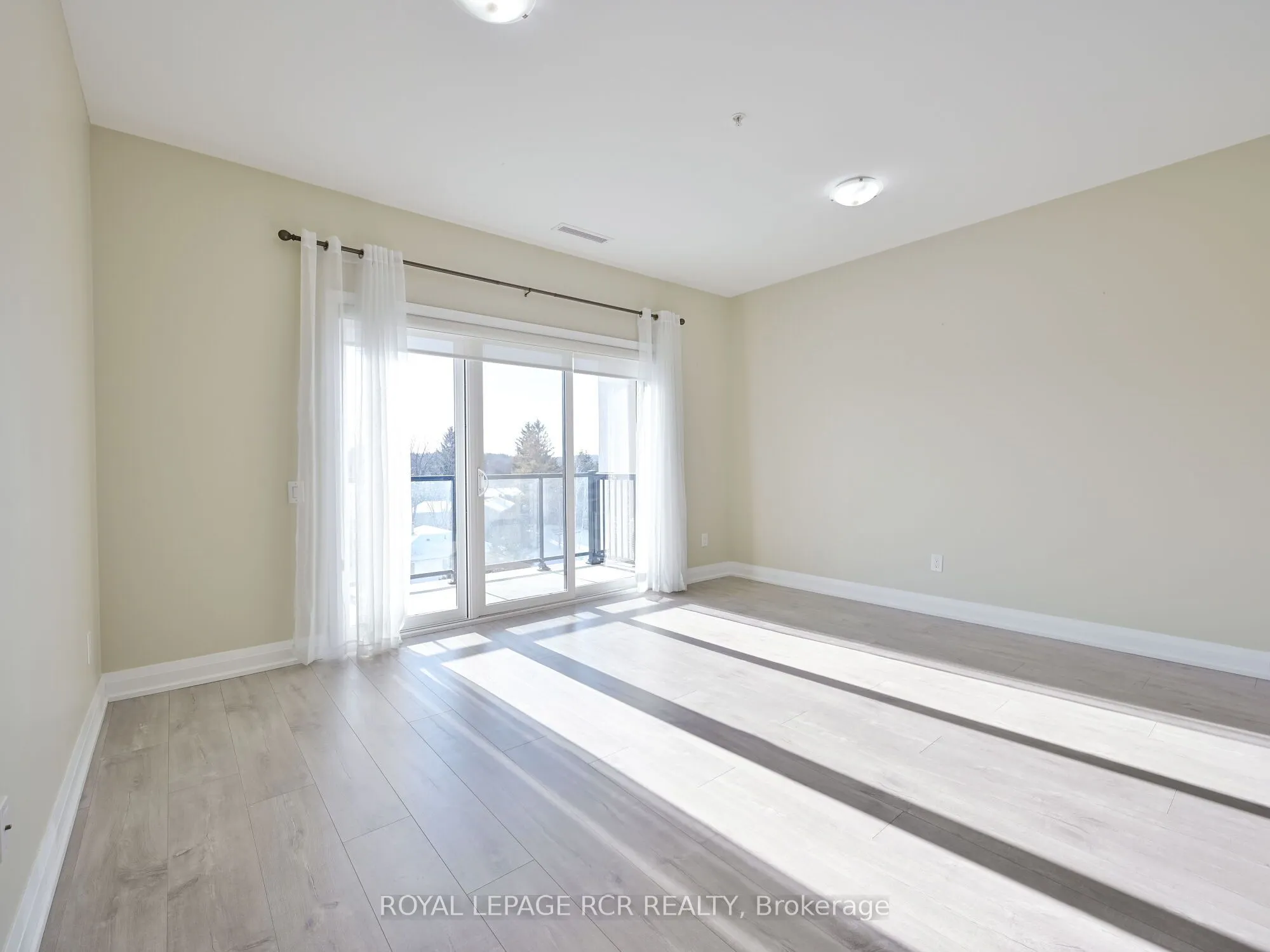 64 Queen Street S #502