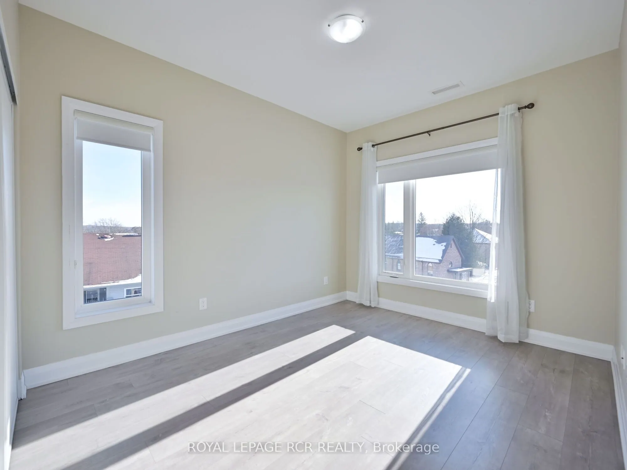 64 Queen Street S #502