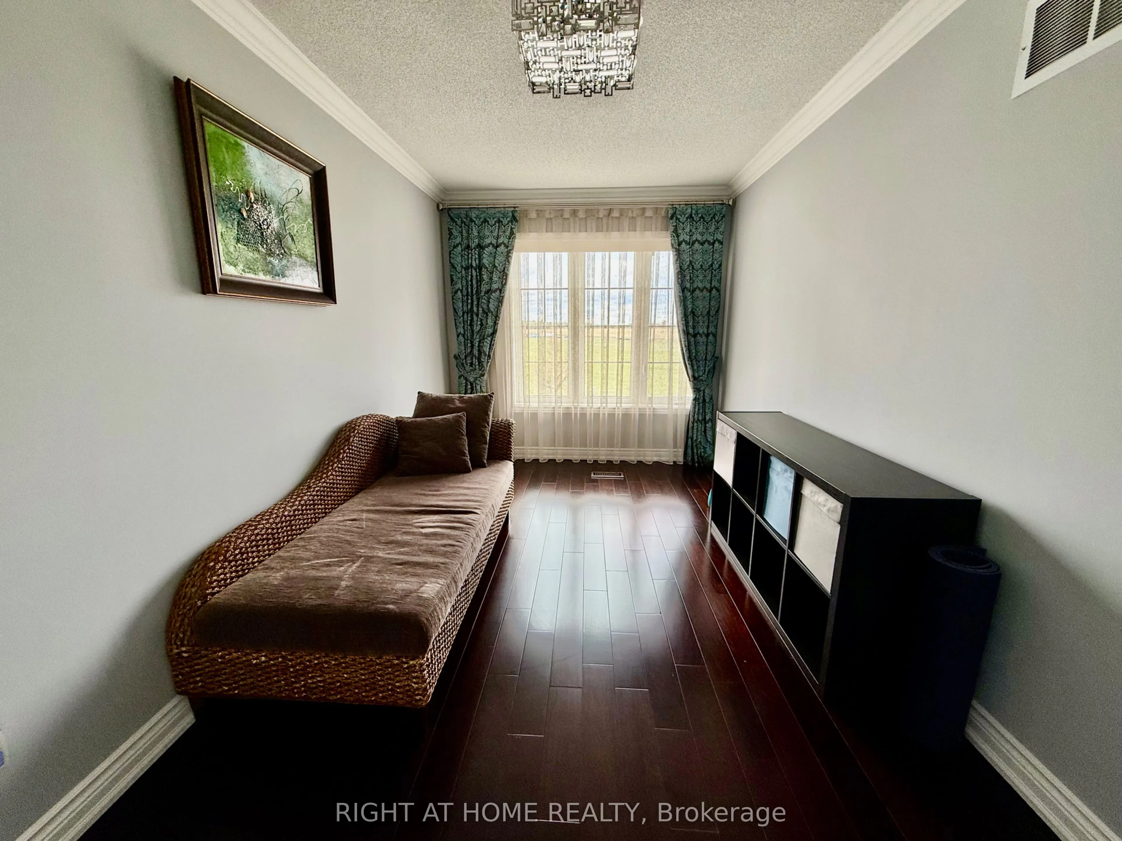 129 Four Seasons Crescent