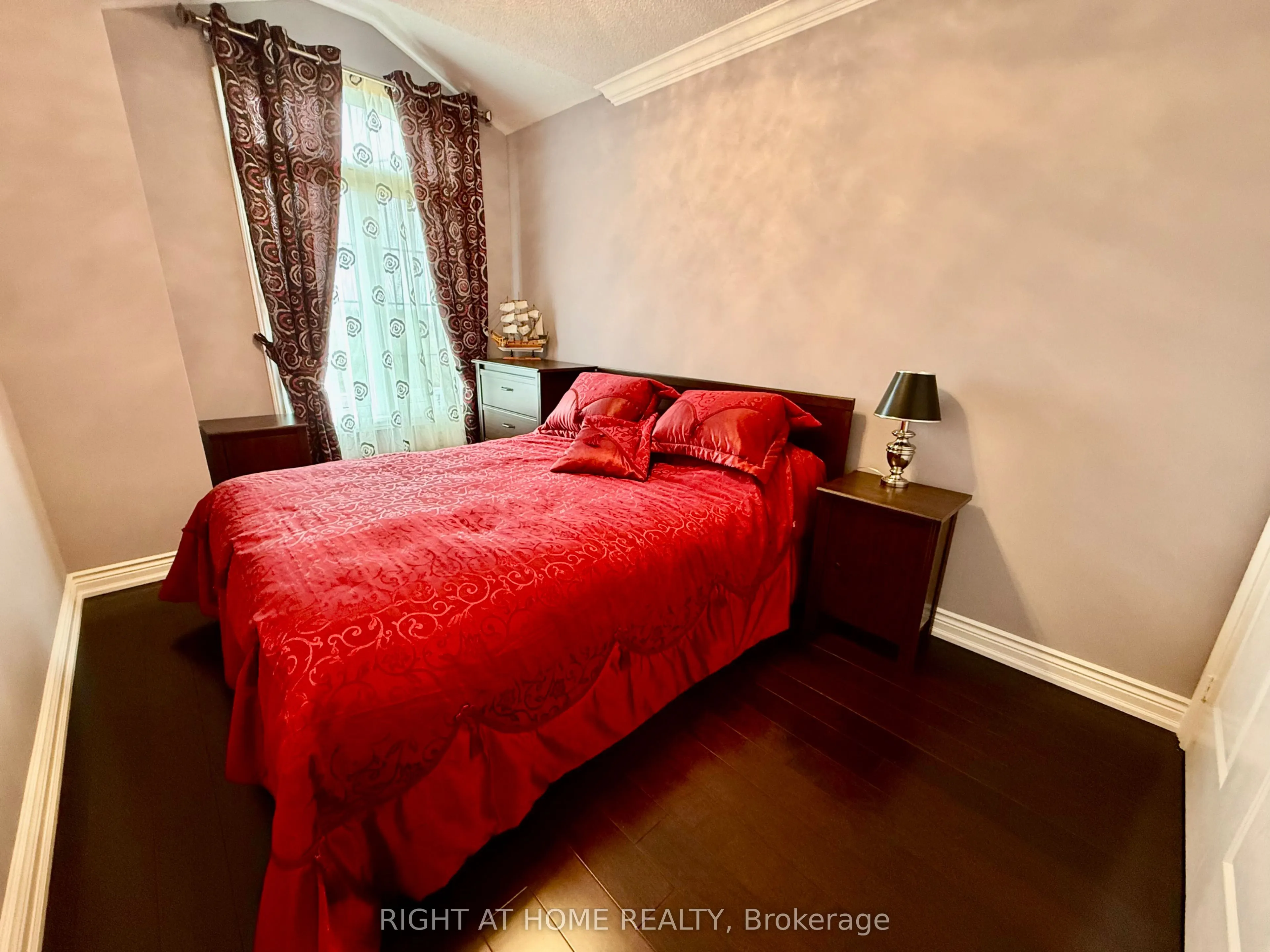 129 Four Seasons Crescent