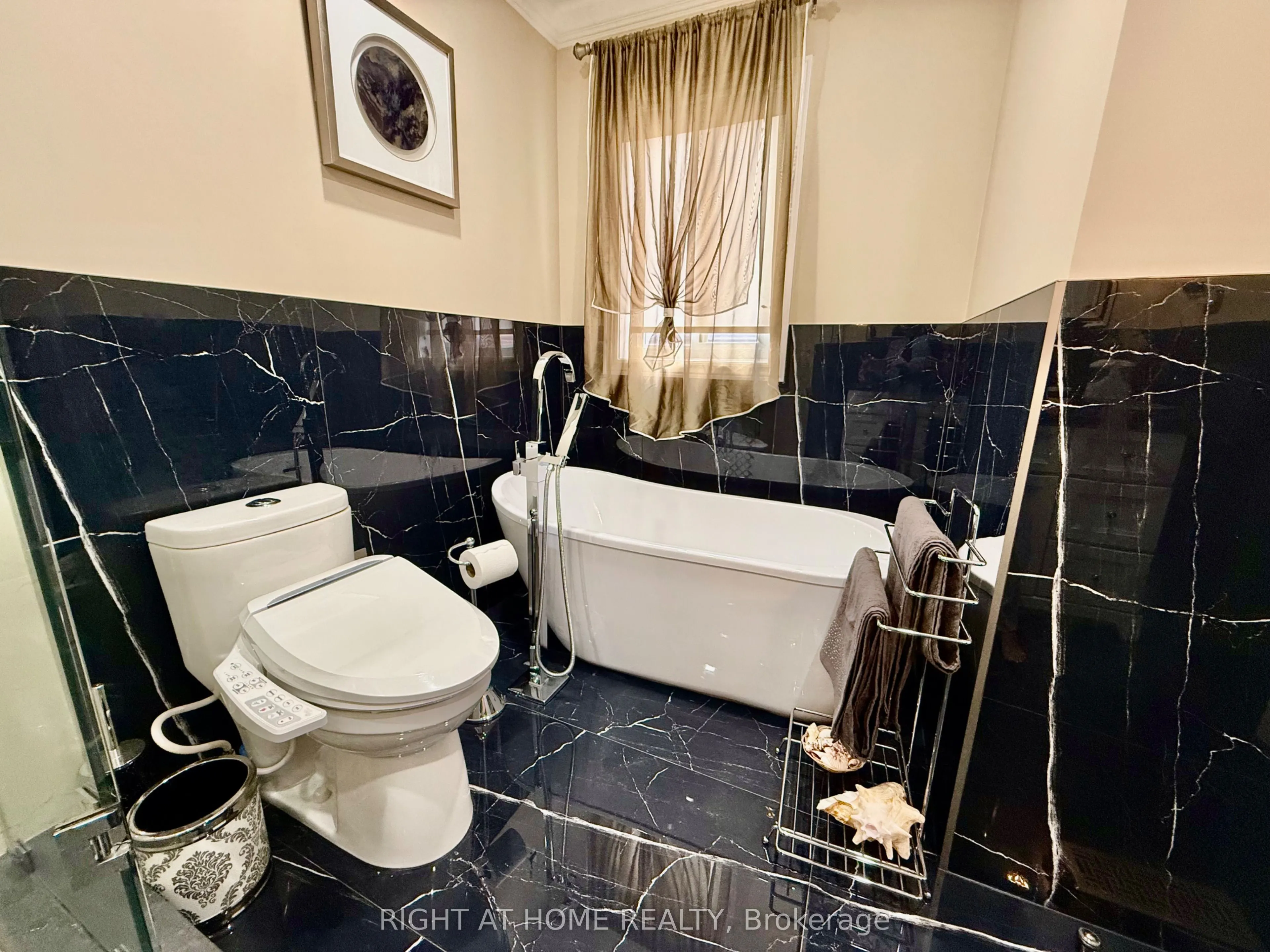129 Four Seasons Crescent