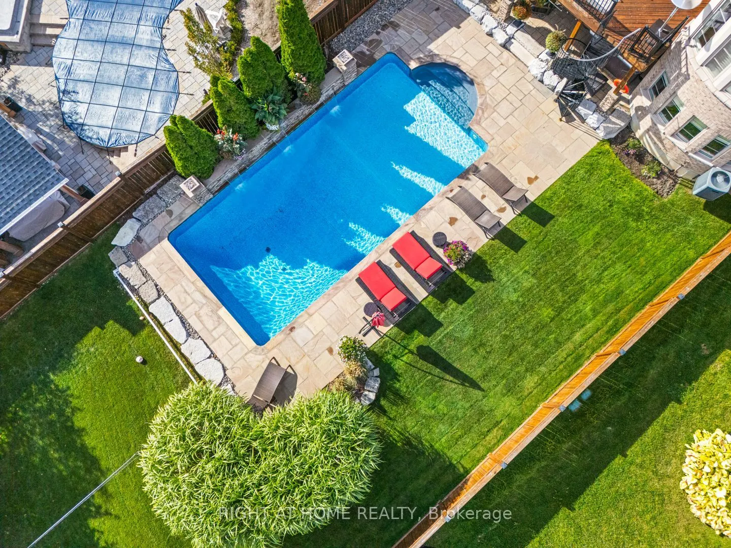 126 Vines Place