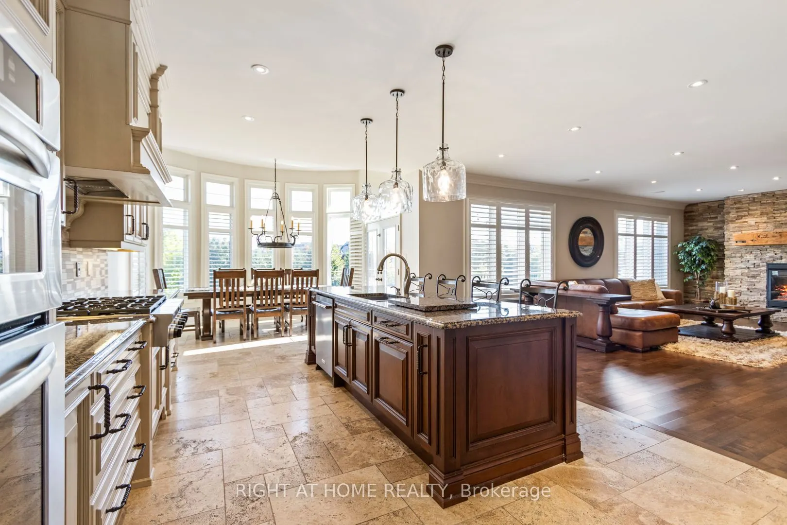 126 Vines Place