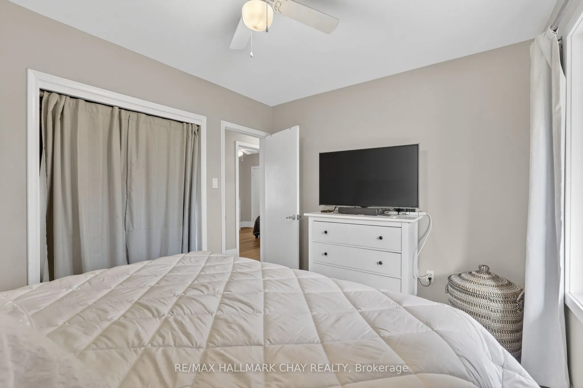 1587 Mount Albert Road