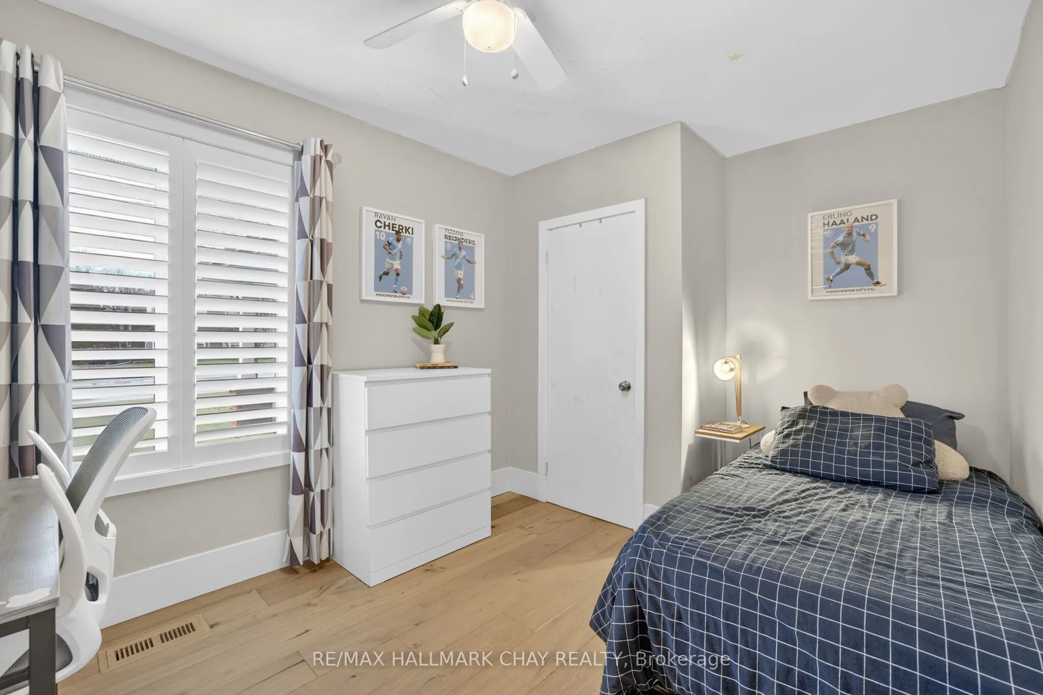 1587 Mount Albert Road