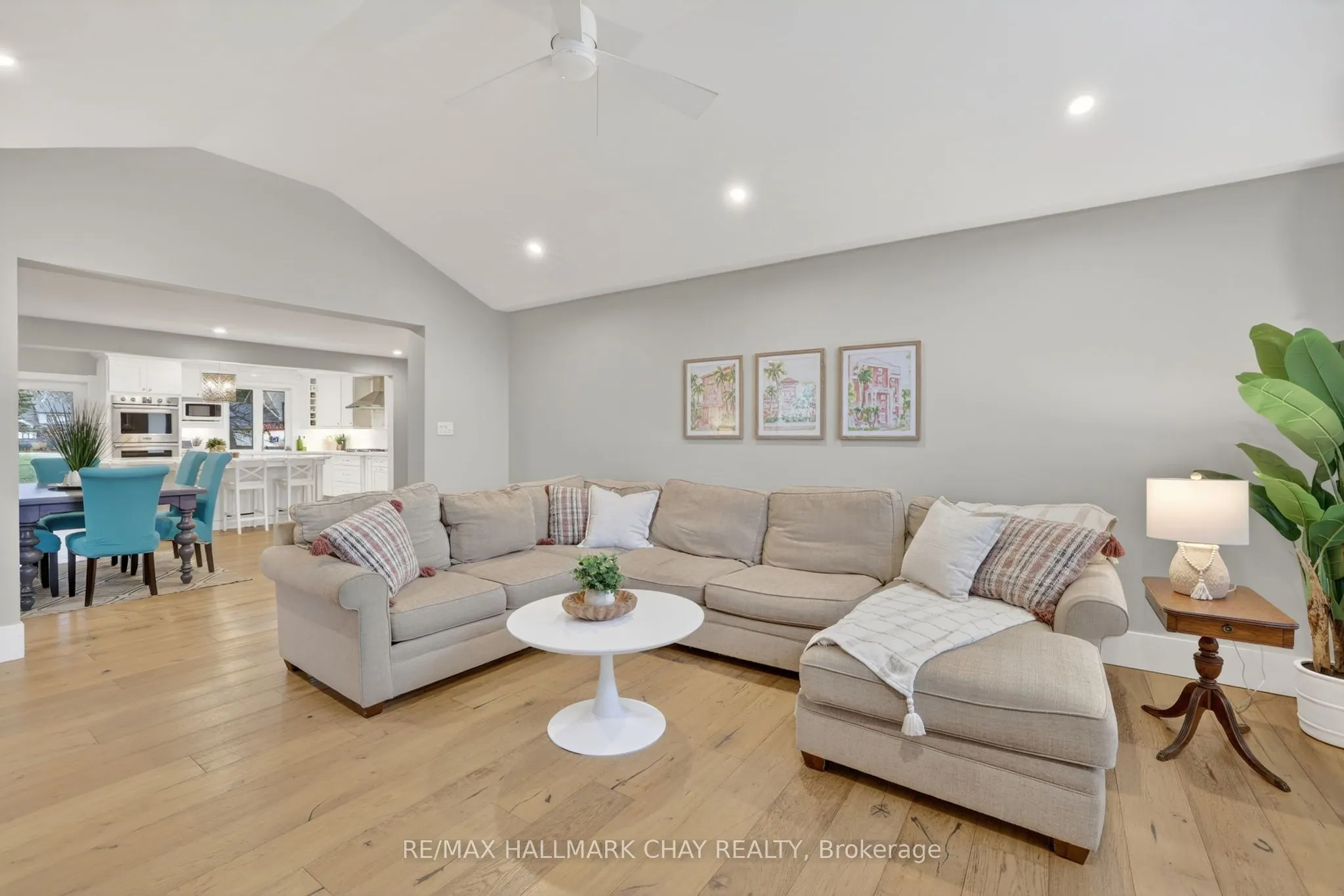 1587 Mount Albert Road