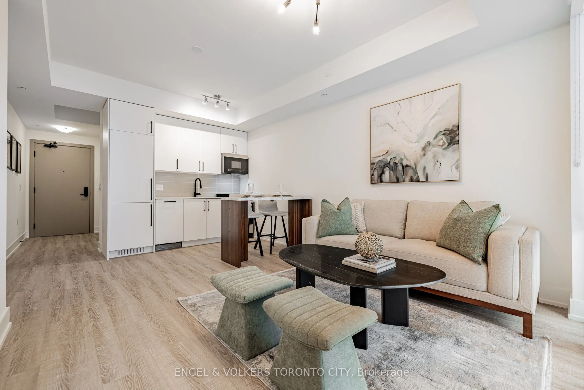 2075 King Road #249