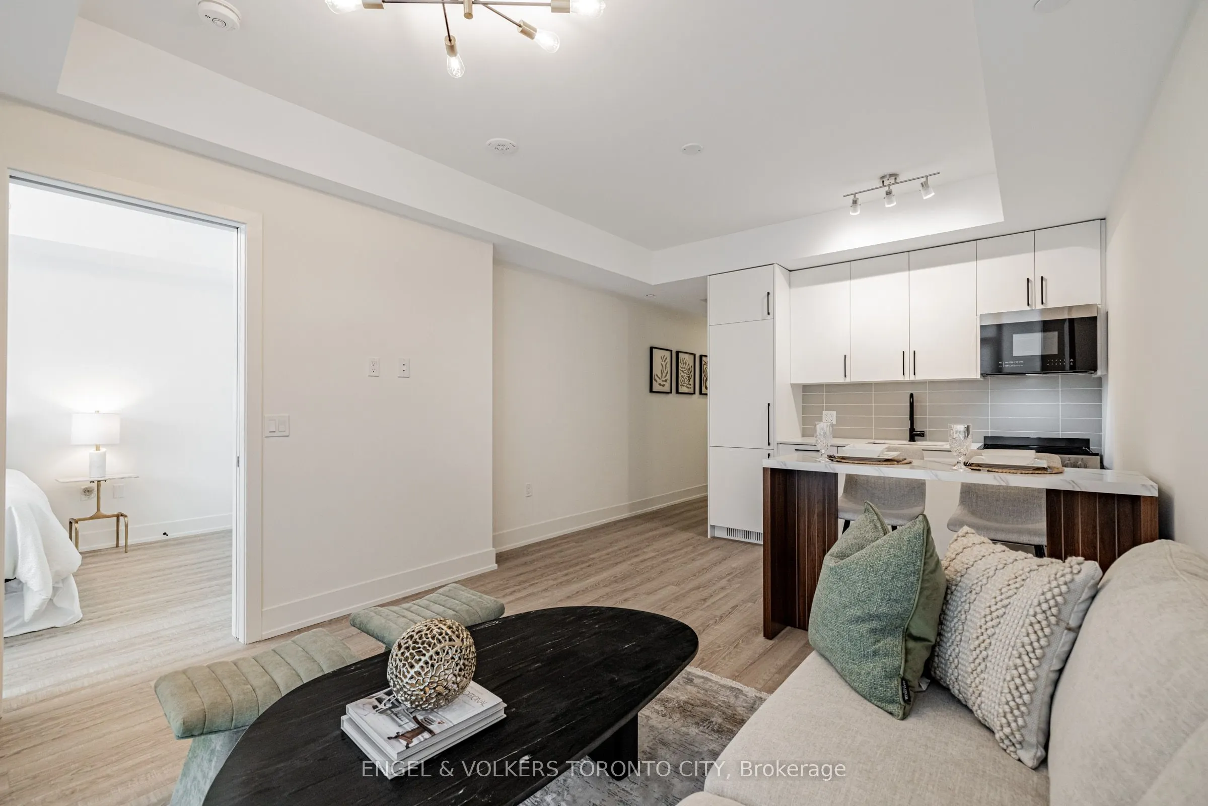 2075 King Road #249