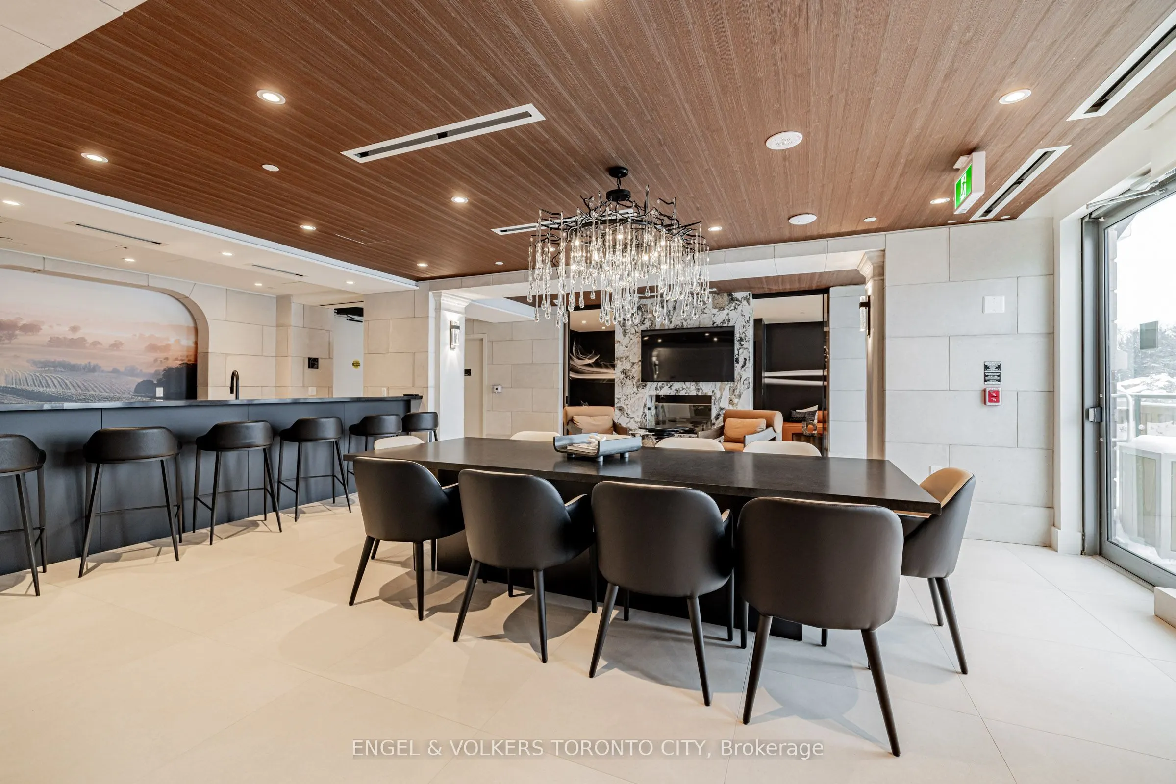 2075 King Road #249