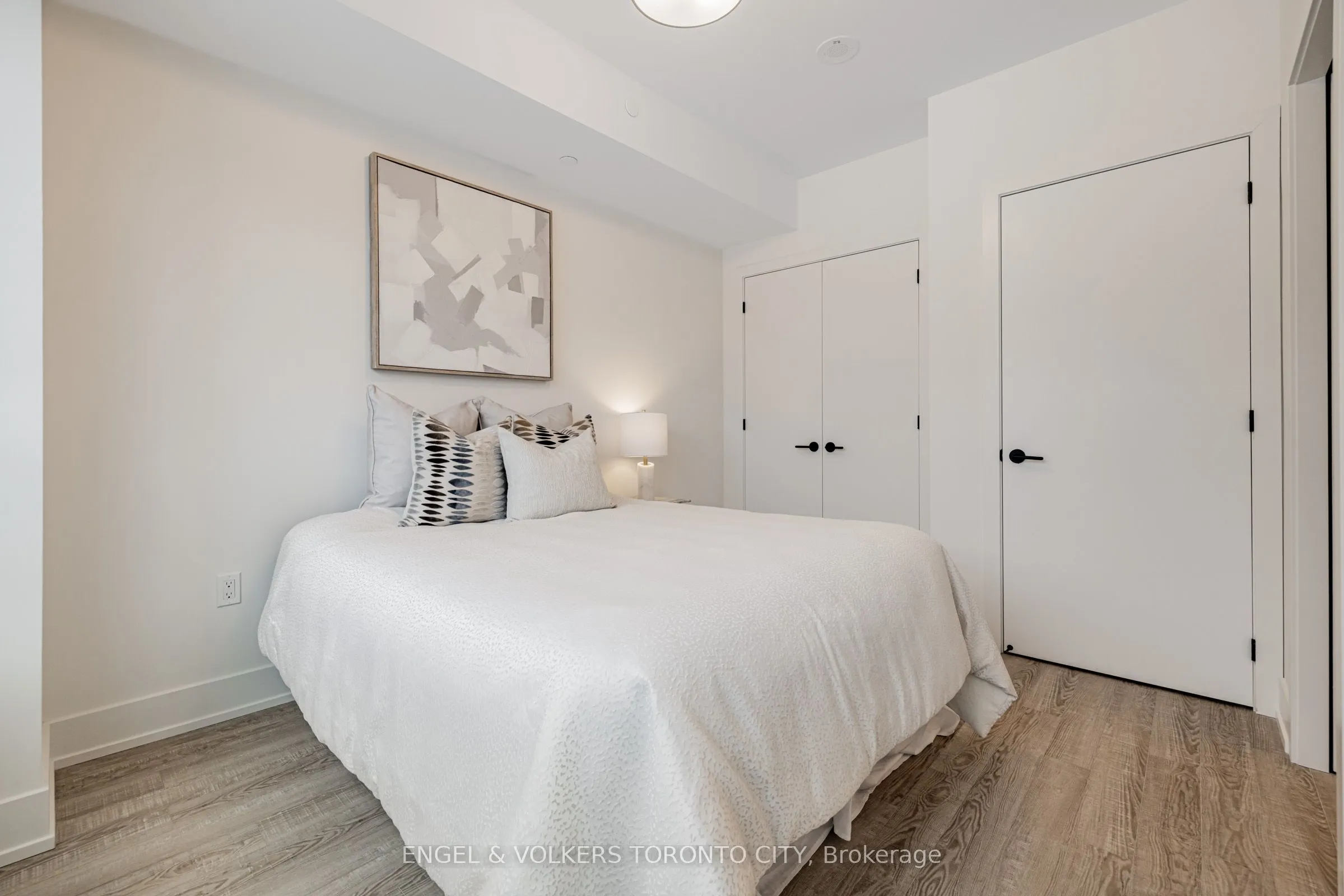 2075 King Road #249
