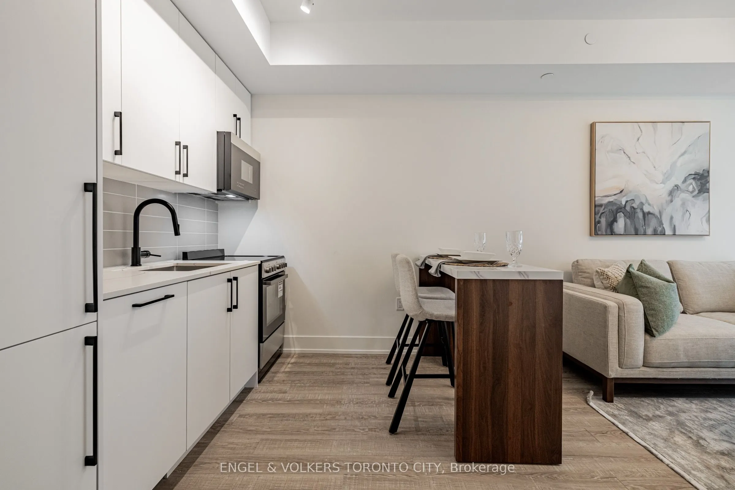 2075 King Road #249