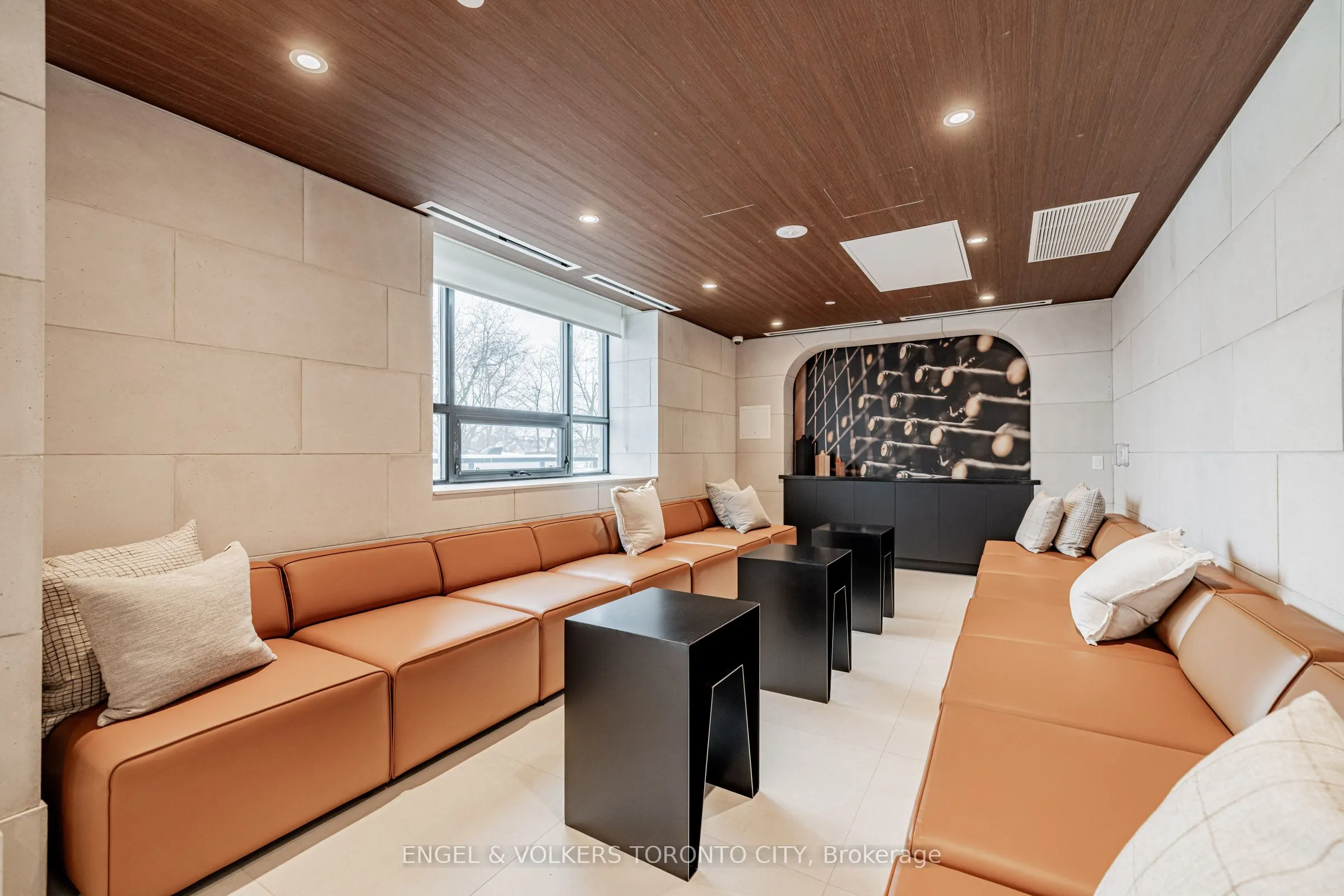 2075 King Road #249