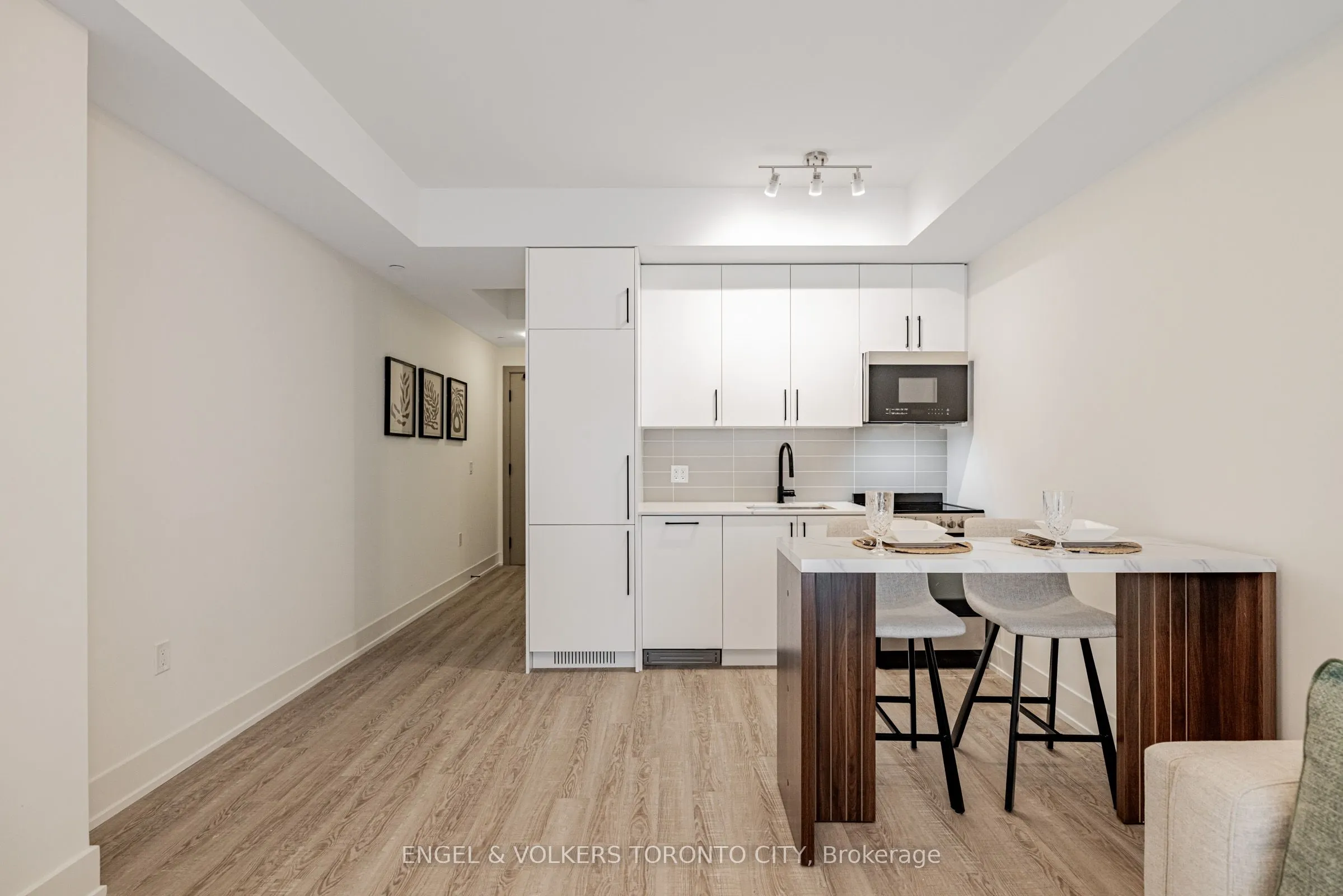 2075 King Road #249