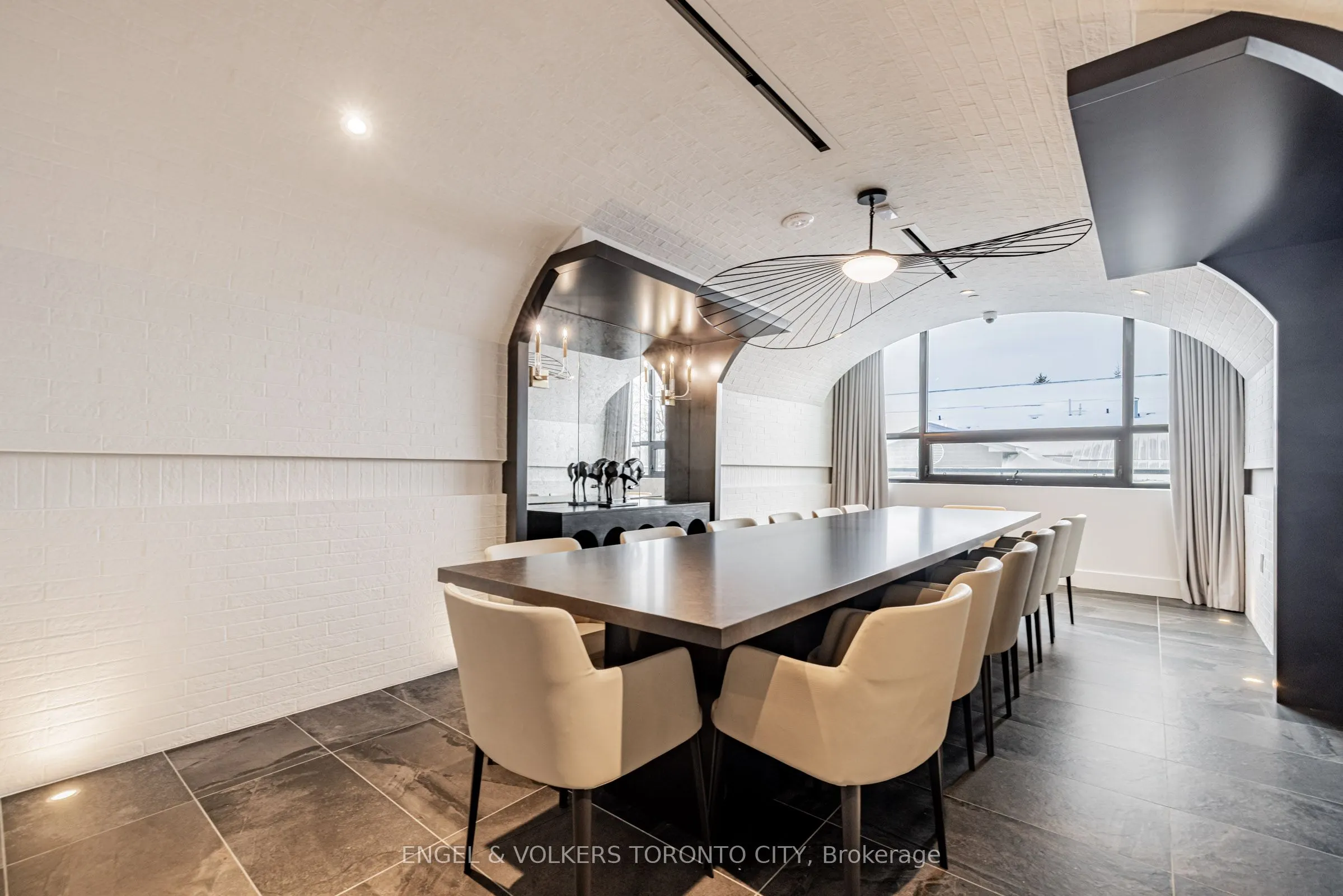2075 King Road #249