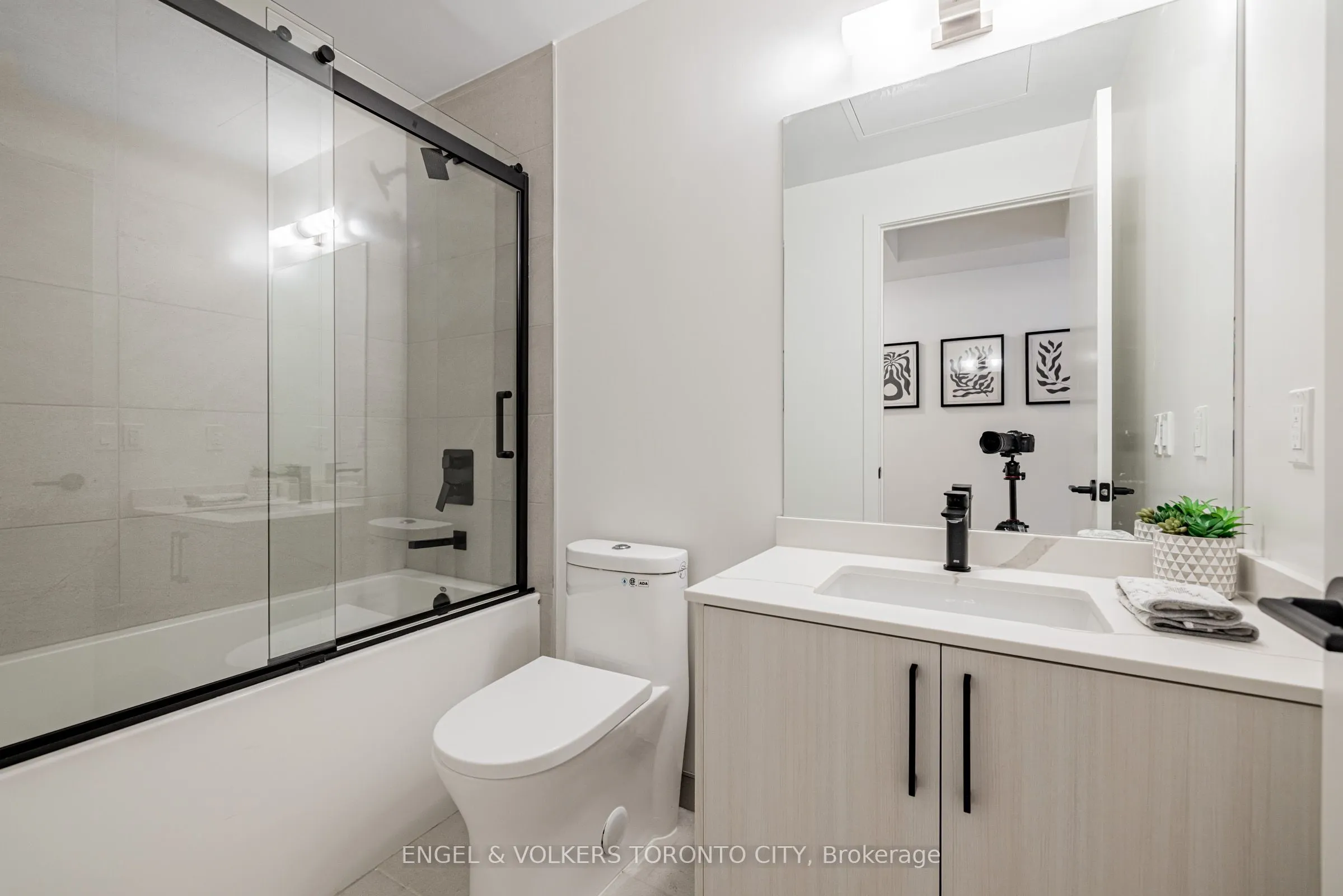 2075 King Road #249