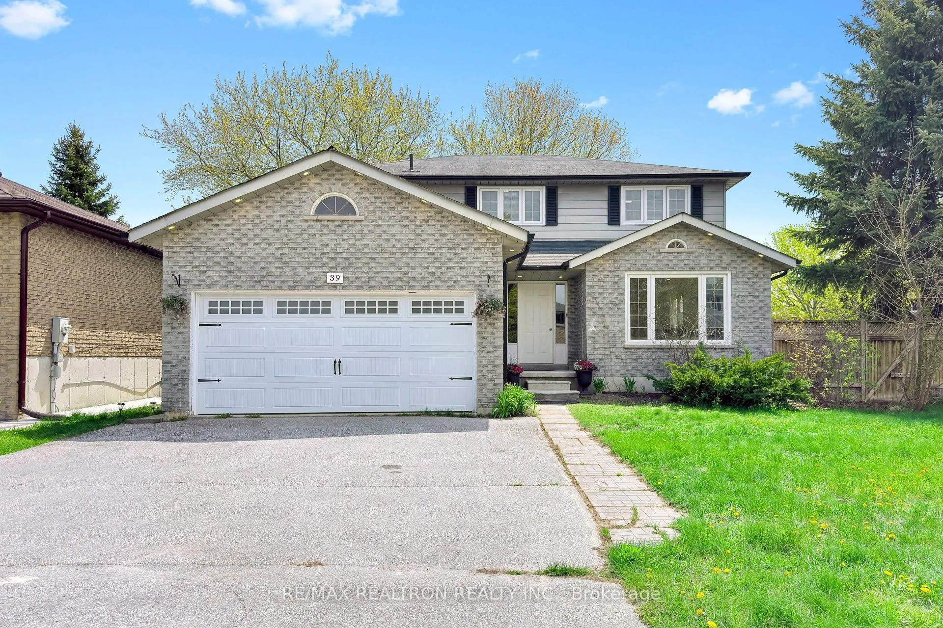 39 Camrose Drive