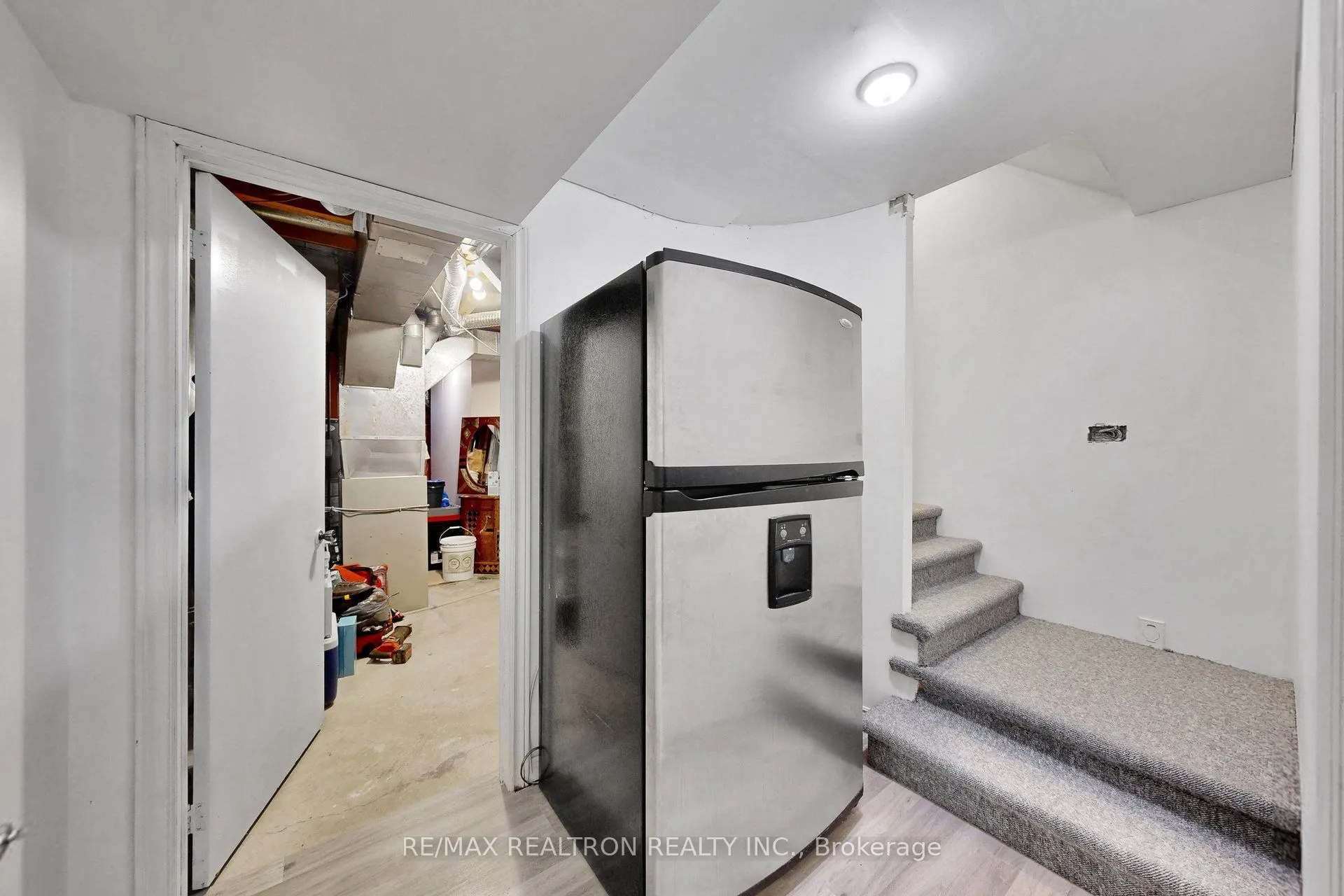 39 Camrose Drive