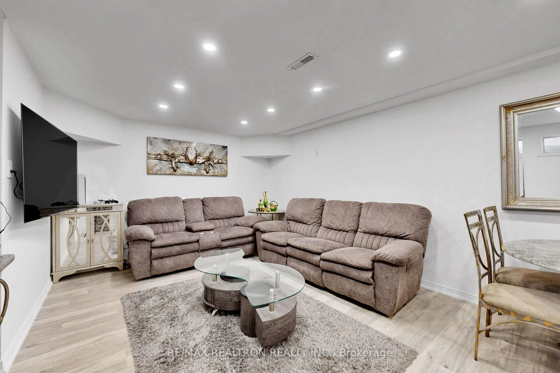 39 Camrose Drive