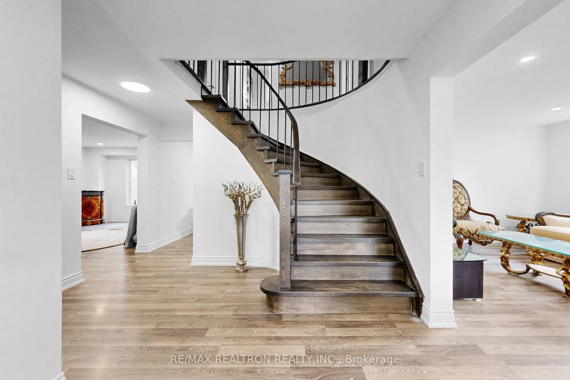 39 Camrose Drive