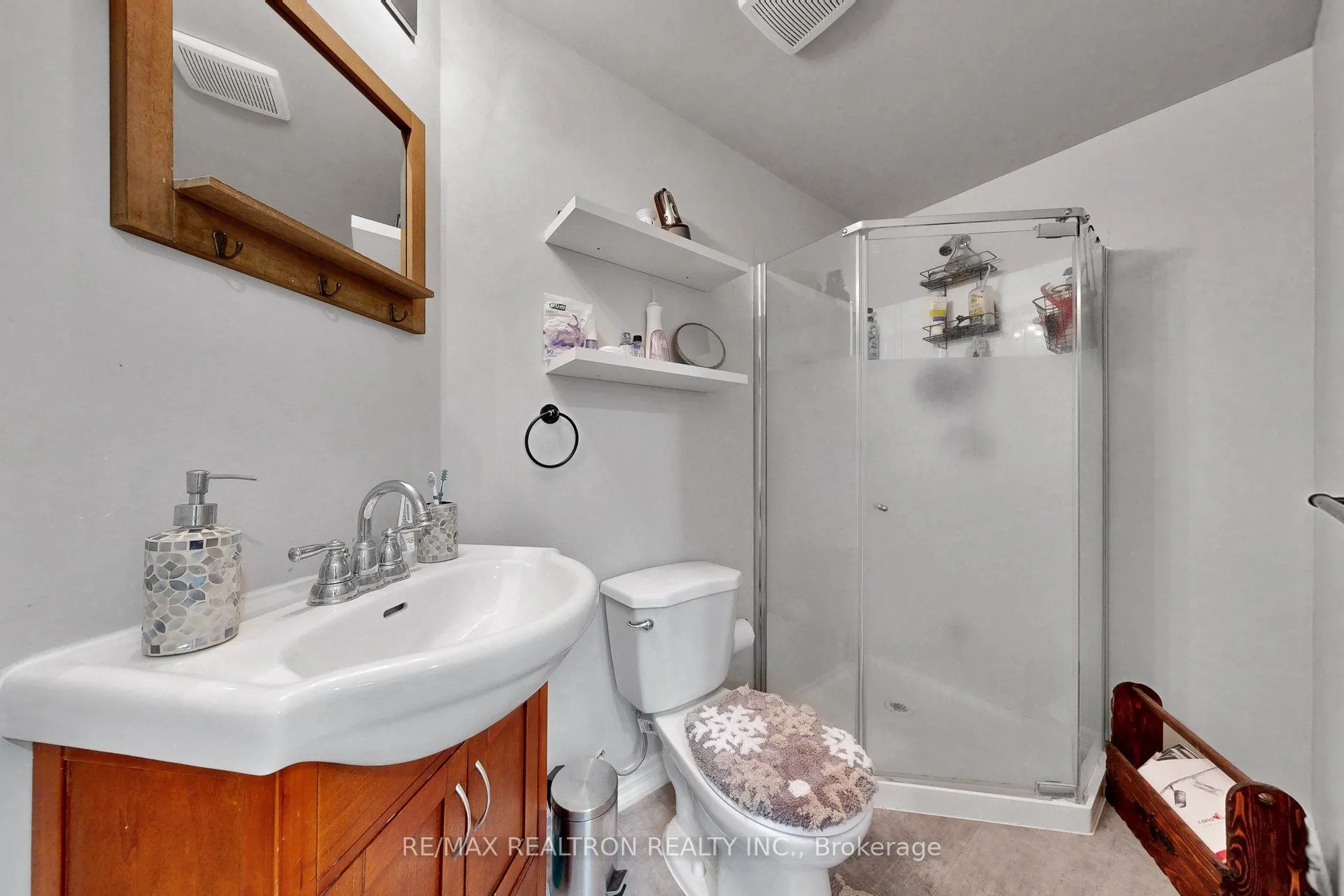 39 Camrose Drive