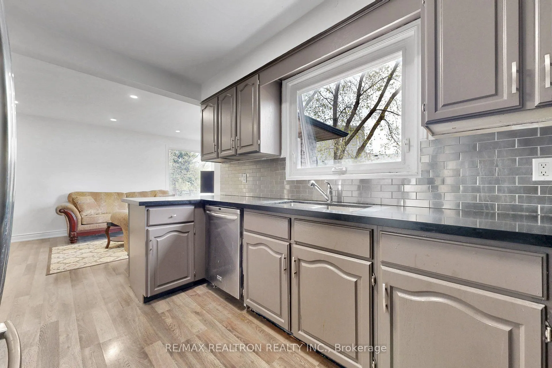 39 Camrose Drive