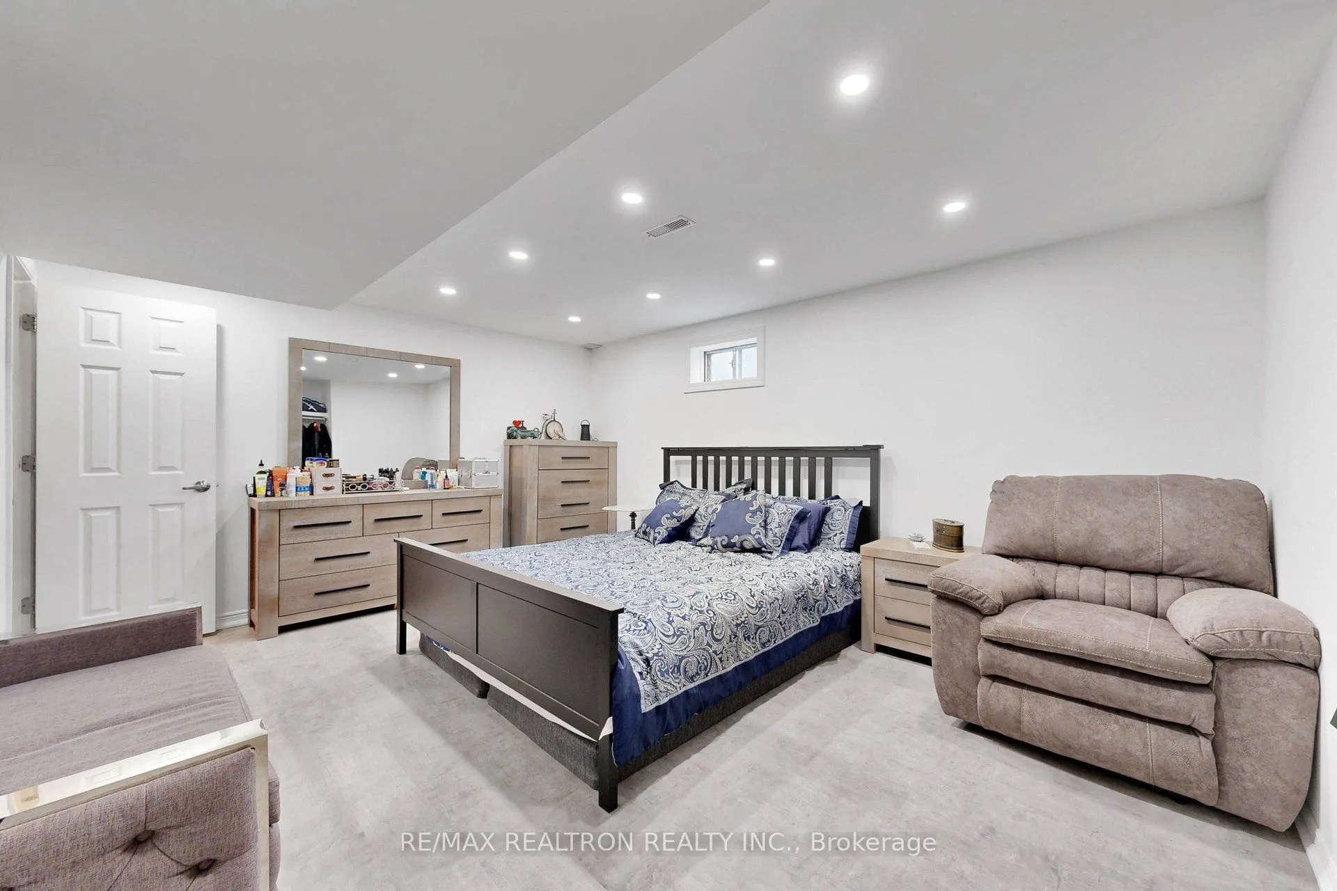 39 Camrose Drive