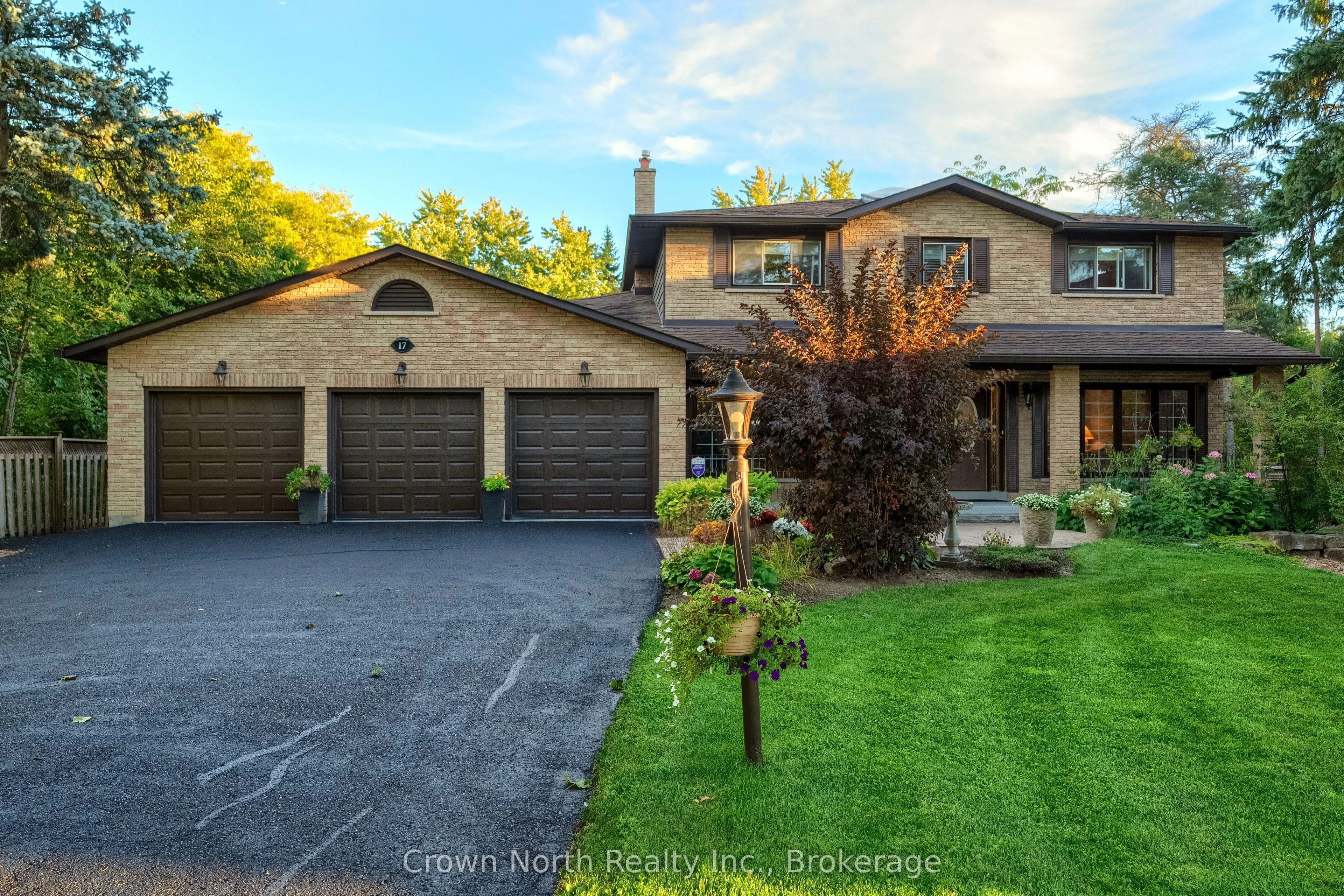 17 Black Willow Court