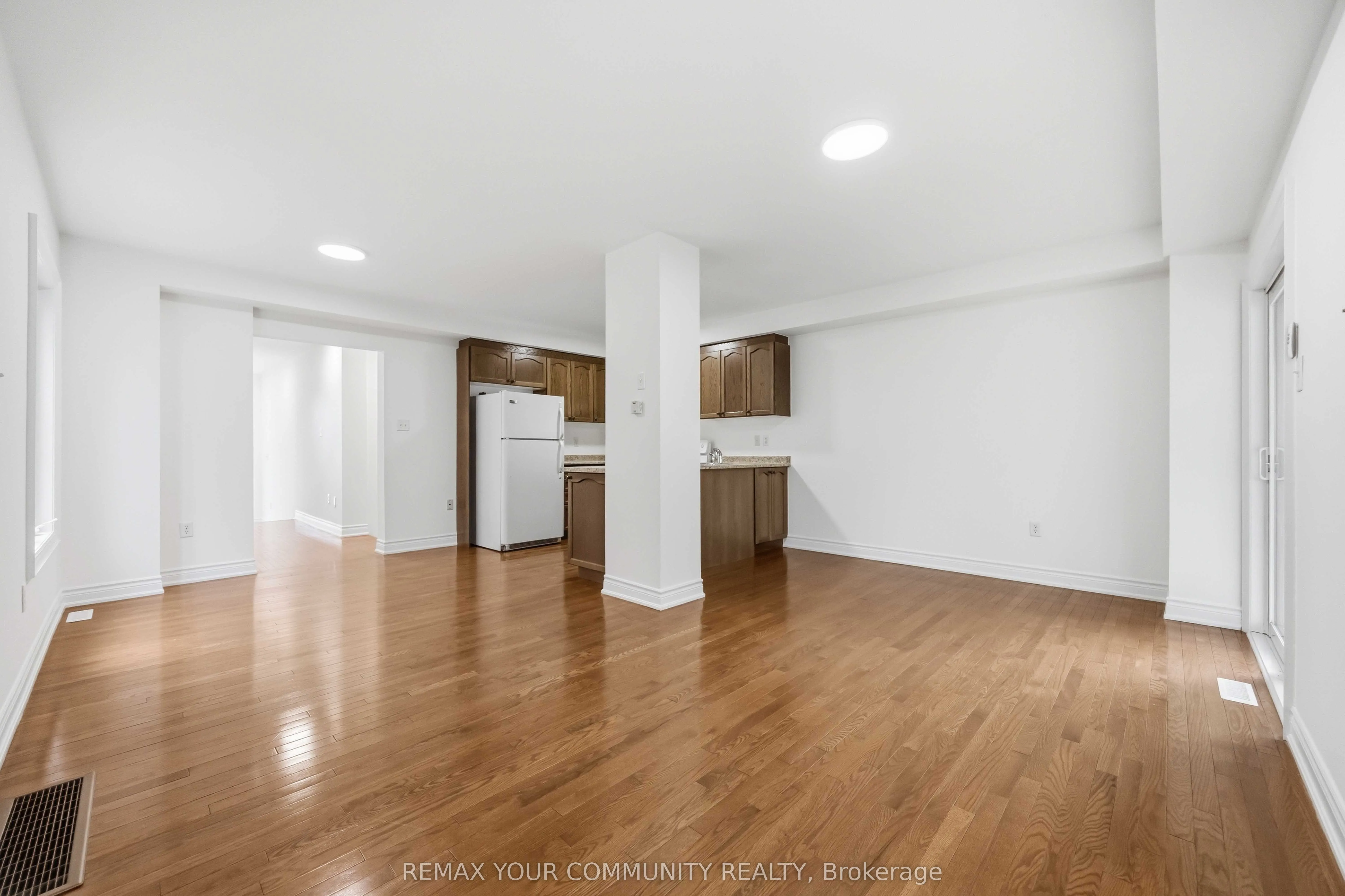 17 Latitude Lane