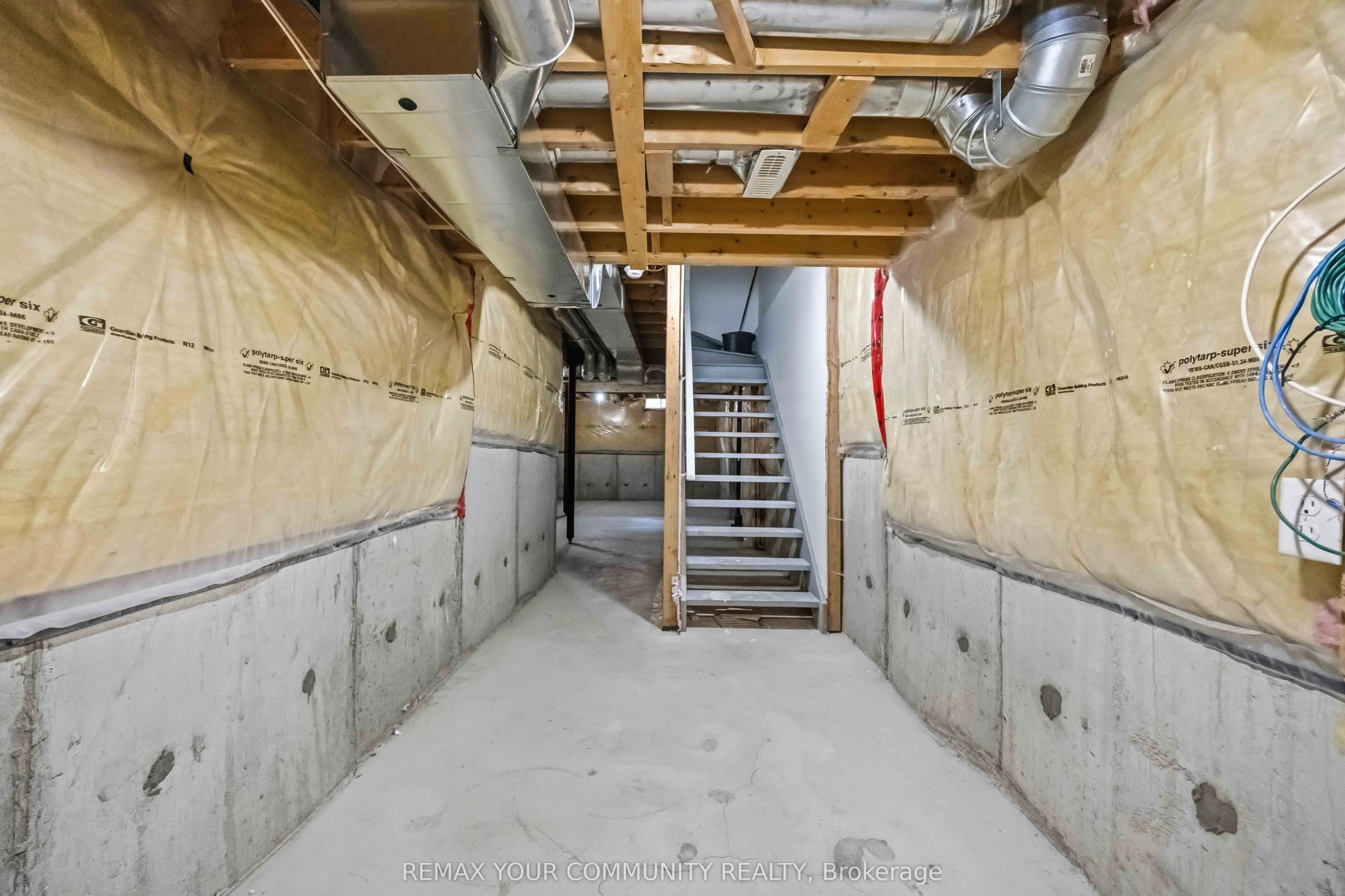 17 Latitude Lane