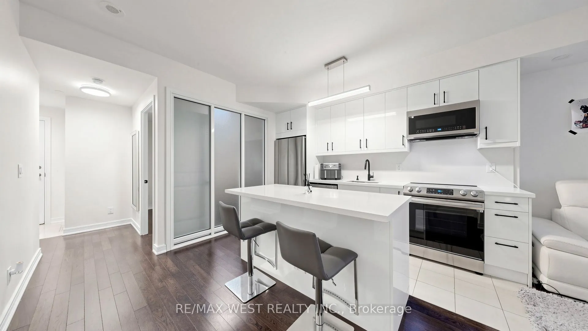 9191 Yonge Street #609