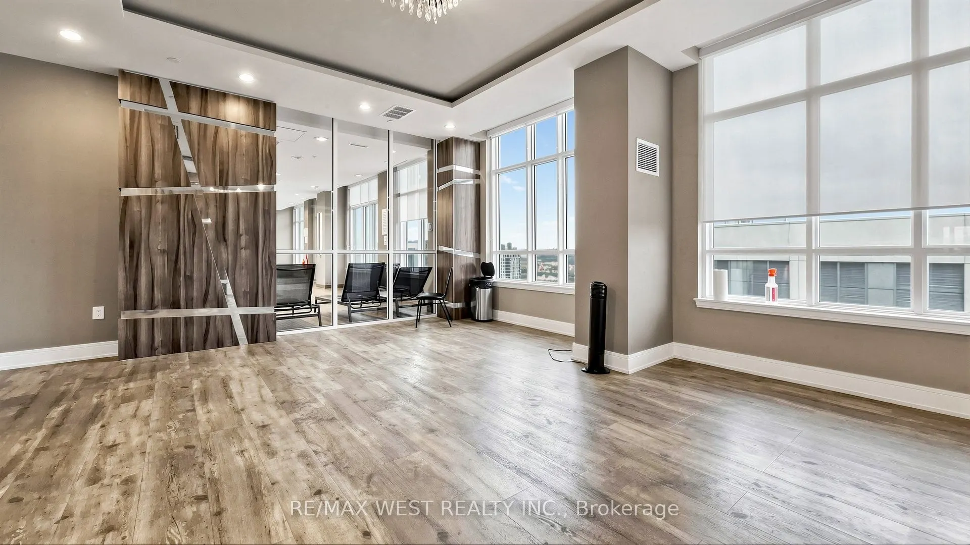 9191 Yonge Street #609