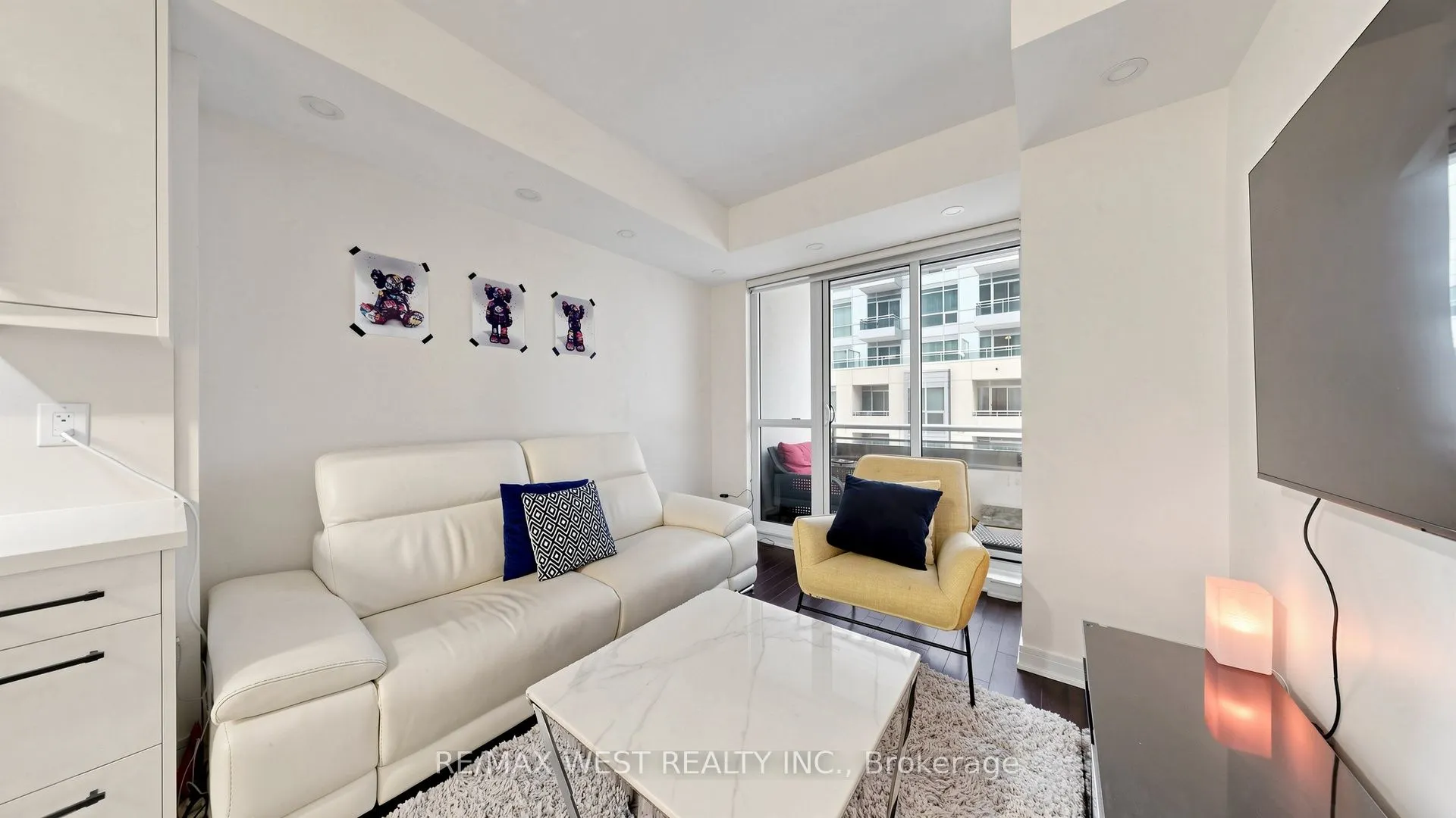 9191 Yonge Street #609