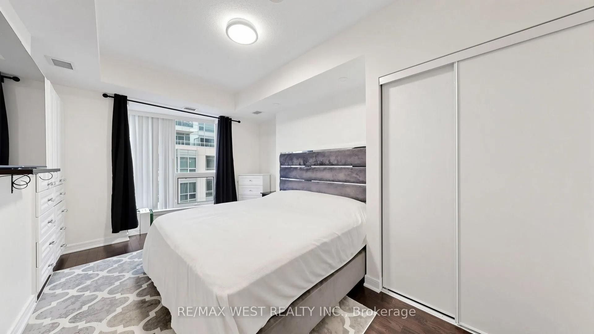 9191 Yonge Street #609