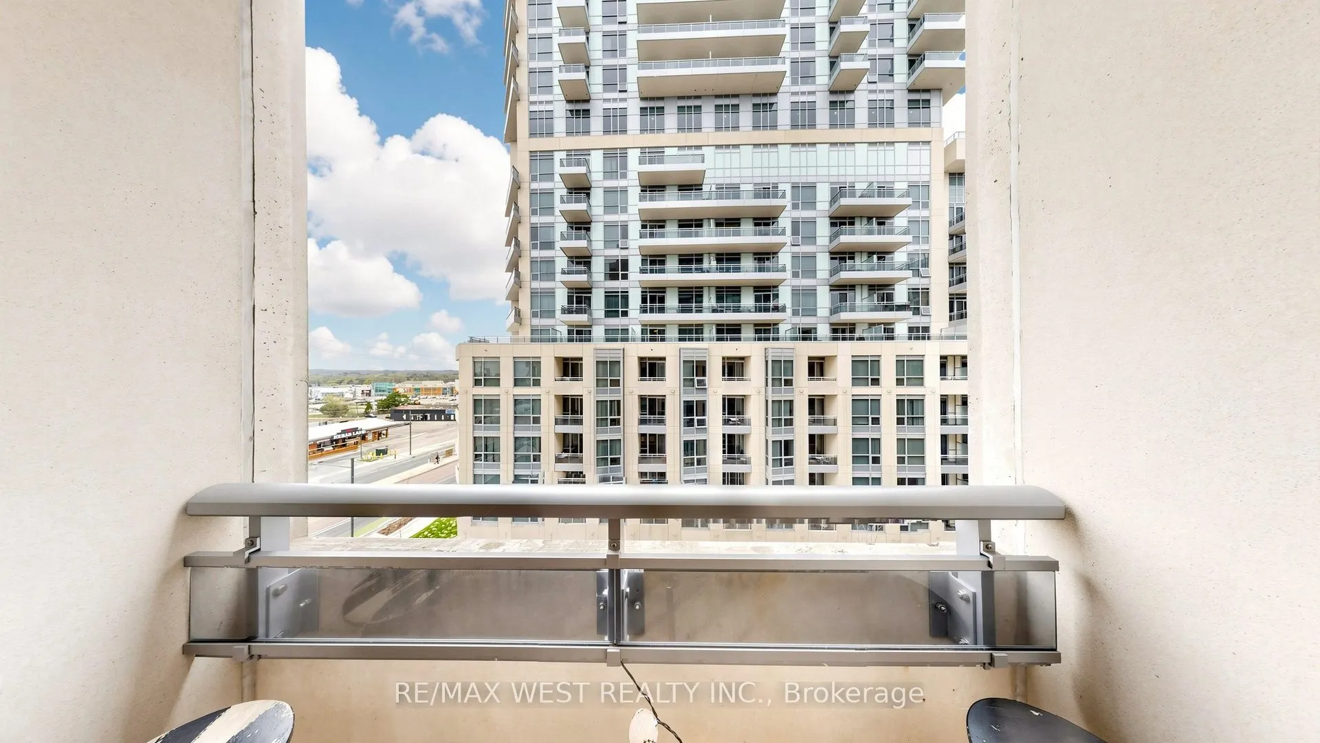 9191 Yonge Street #609