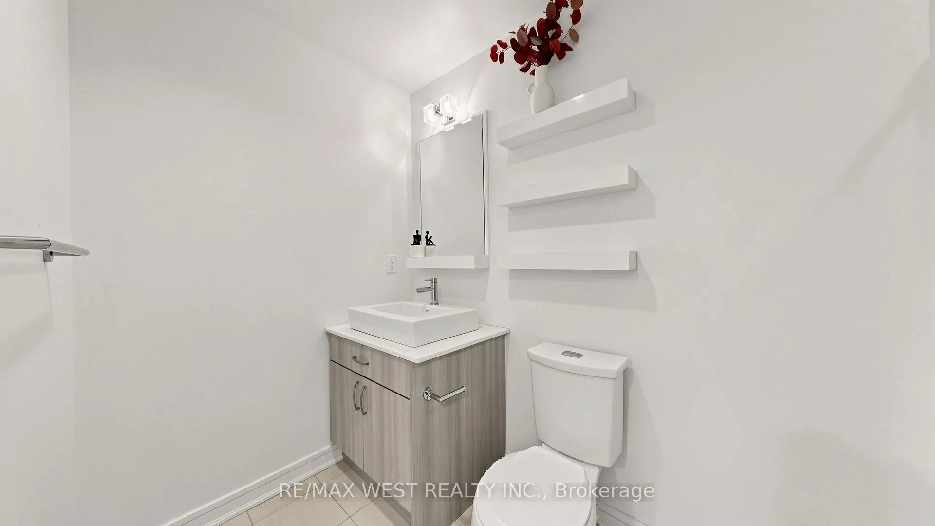9191 Yonge Street #609