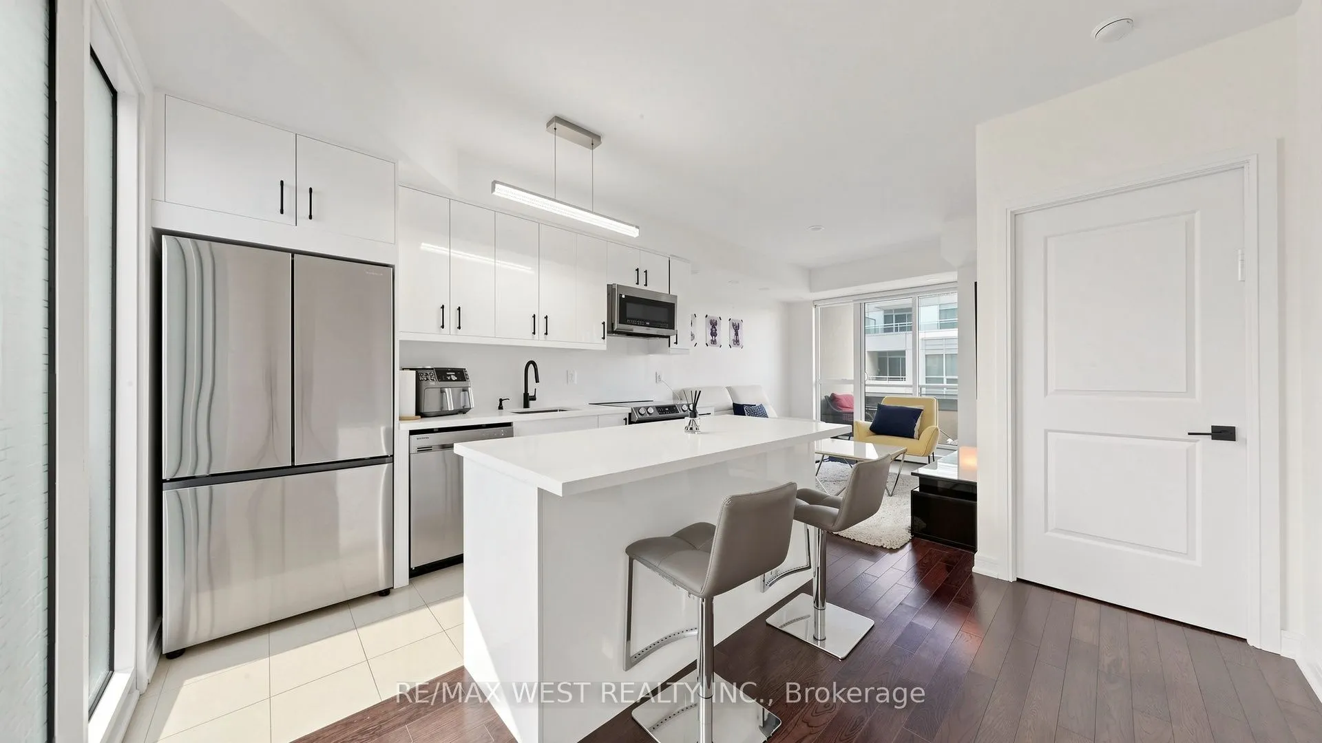 9191 Yonge Street #609