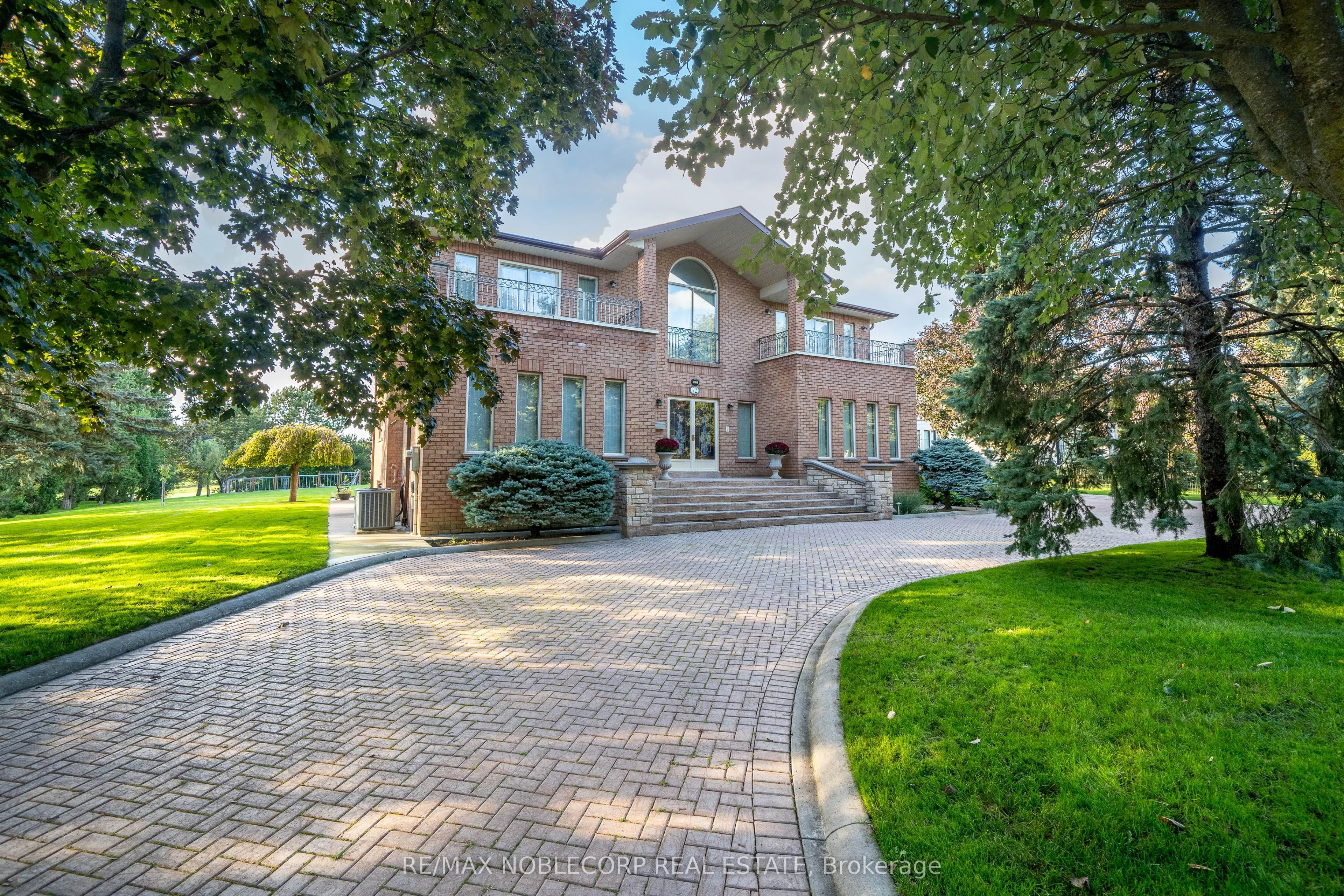 72 Balding Boulevard