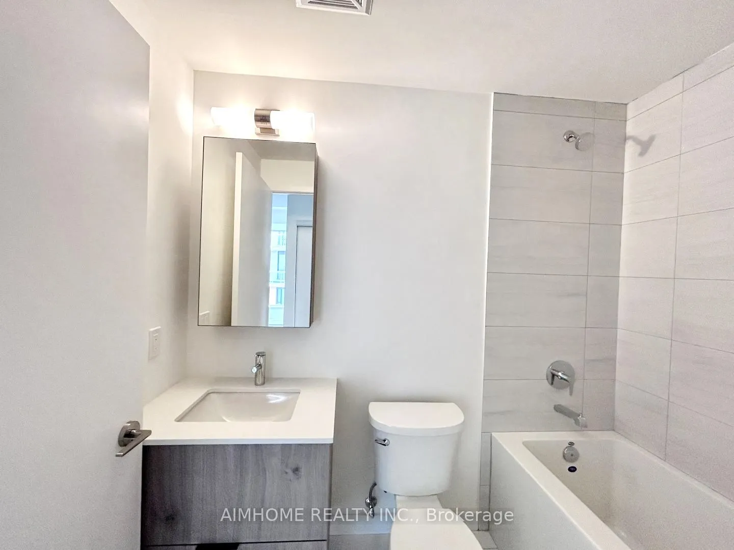 2 David Eyer Road E #829